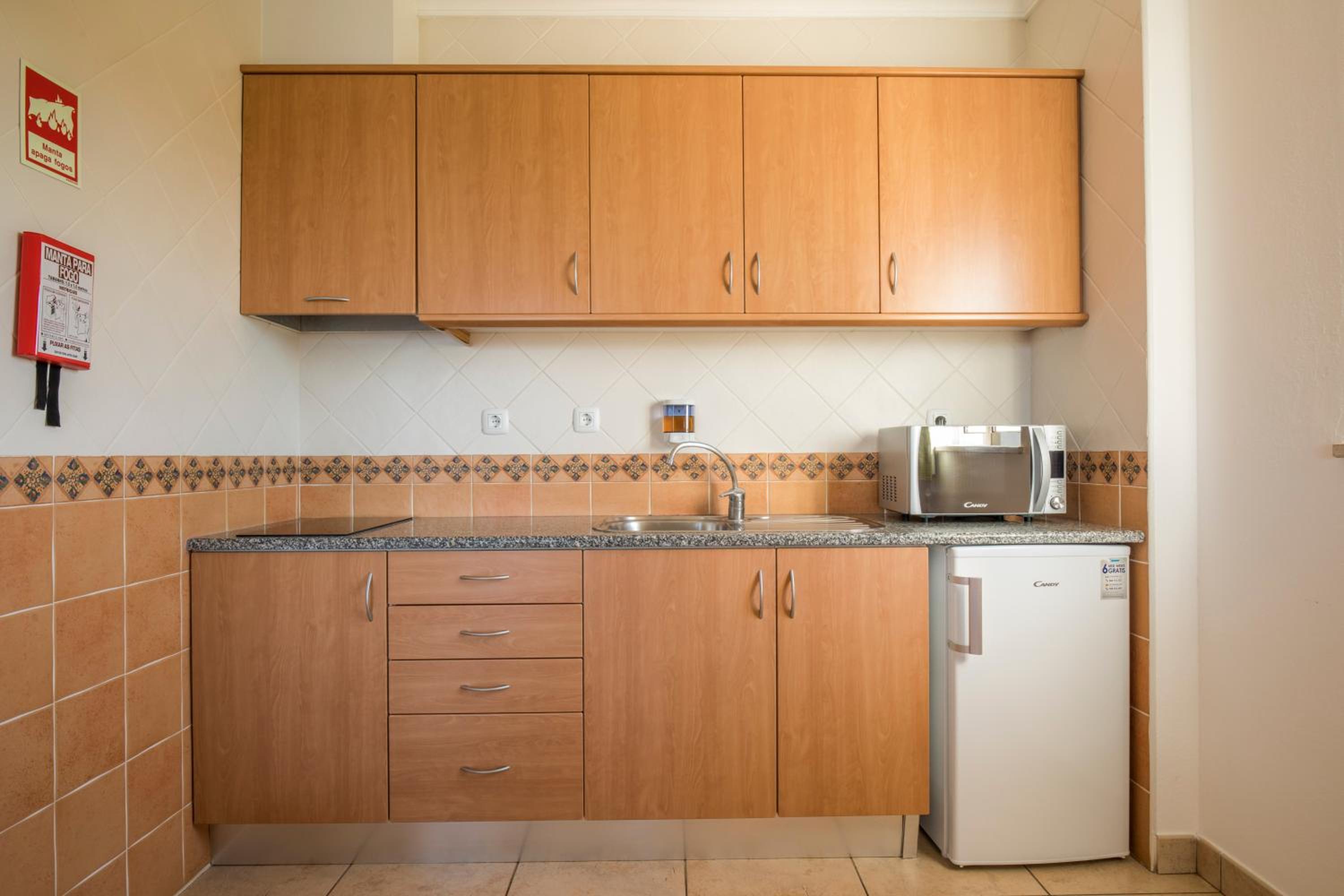 One-Bedroom Apartment with Garden View - Photo 5