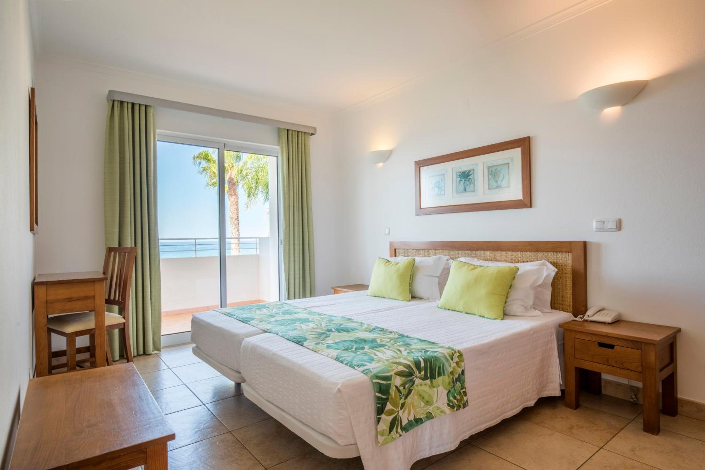 One-Bedroom Apartment with Sea View - Photo 1