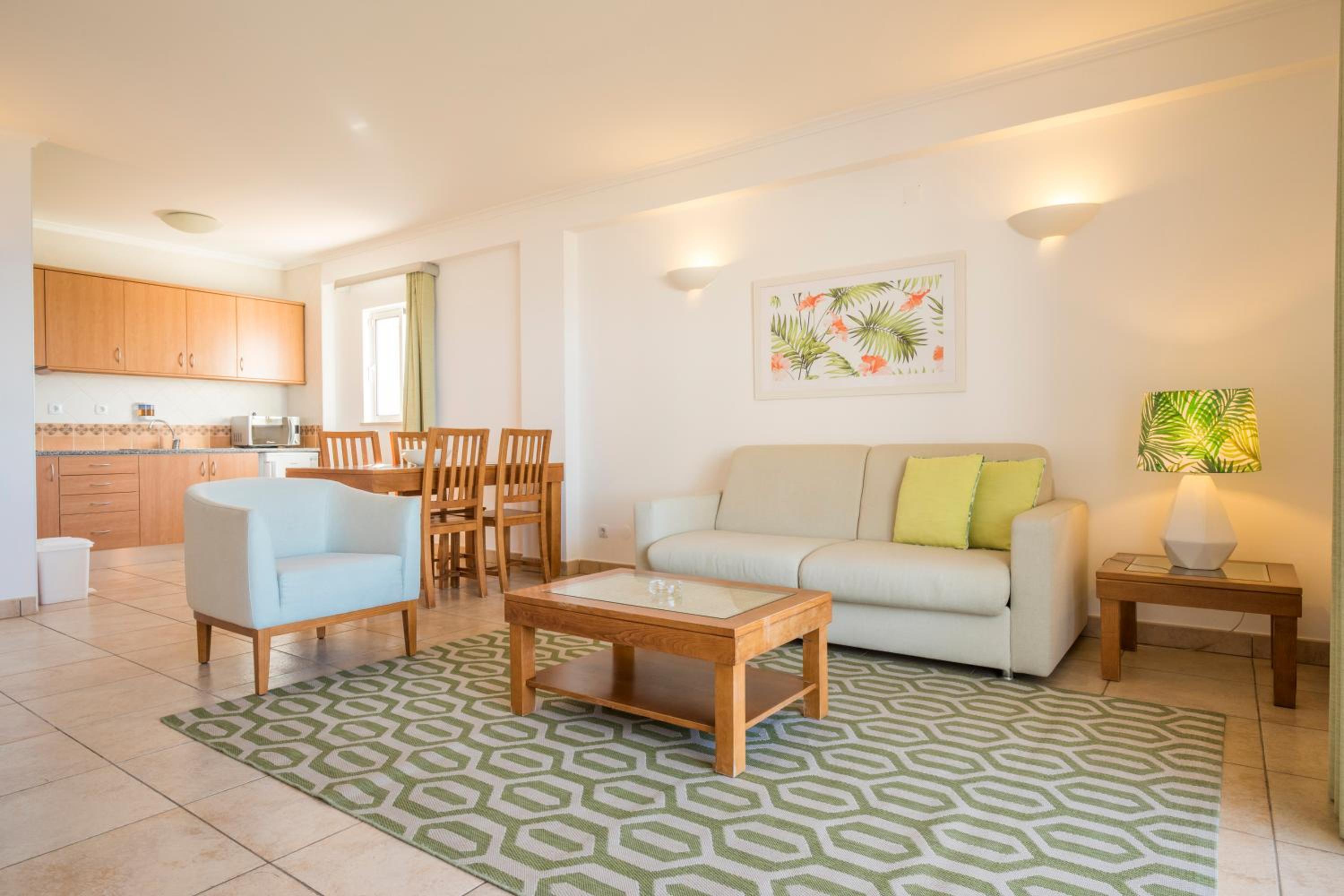 One-Bedroom Apartment with Garden View - Photo 2