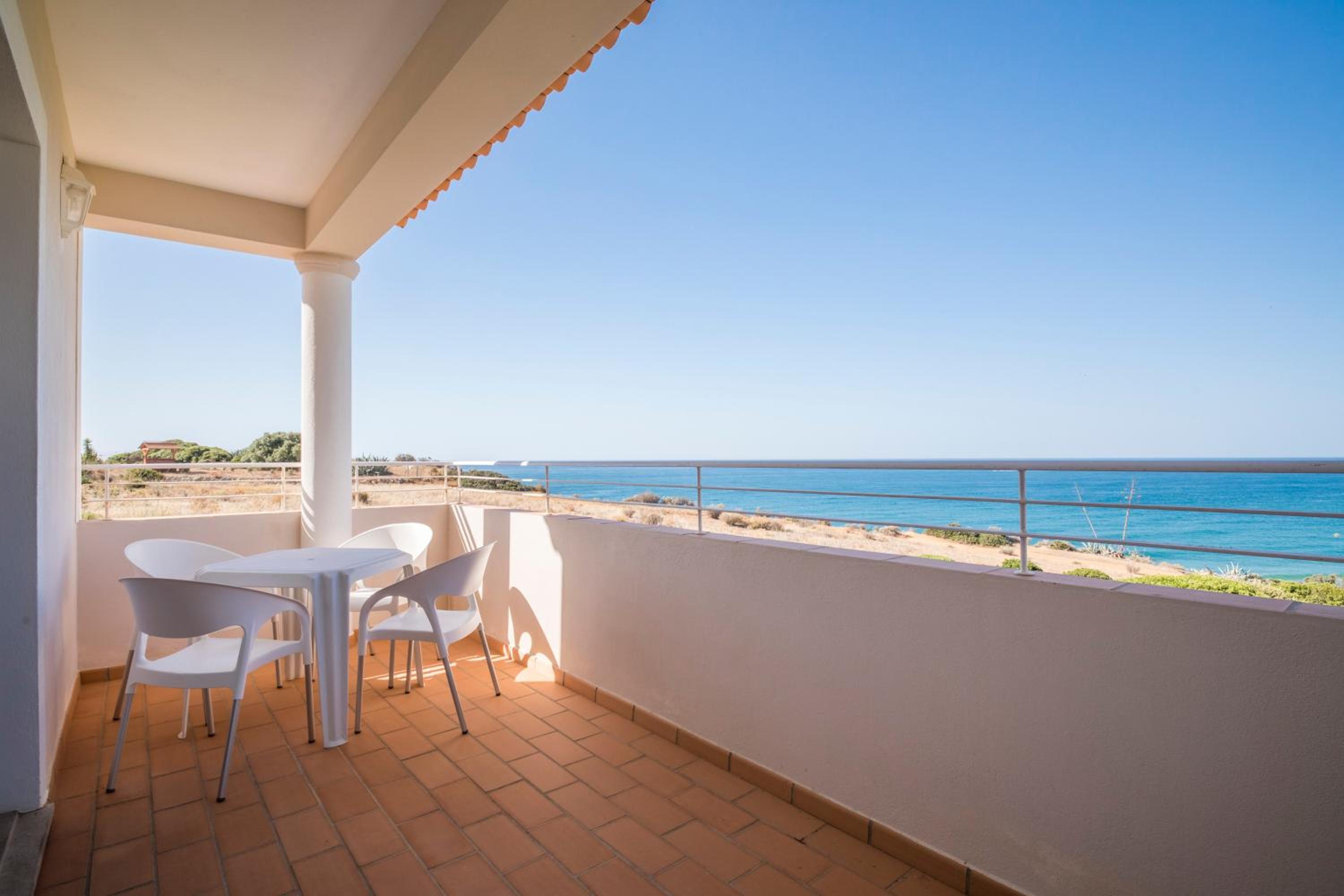 Deluxe One-Bedroom Apartment with Sea View - Photo 23