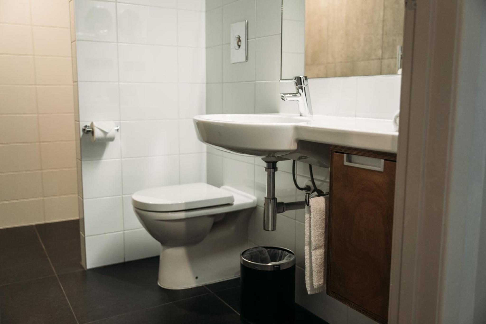 Luxury Two-Bedroom Apartment (King Henry Suite) thumbnail 5