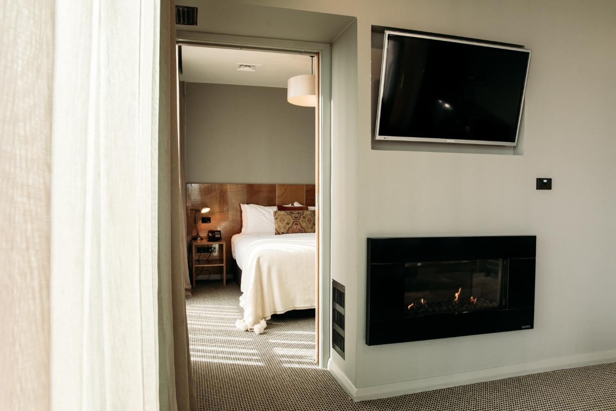 Luxury Two-Bedroom Apartment (King Henry Suite)