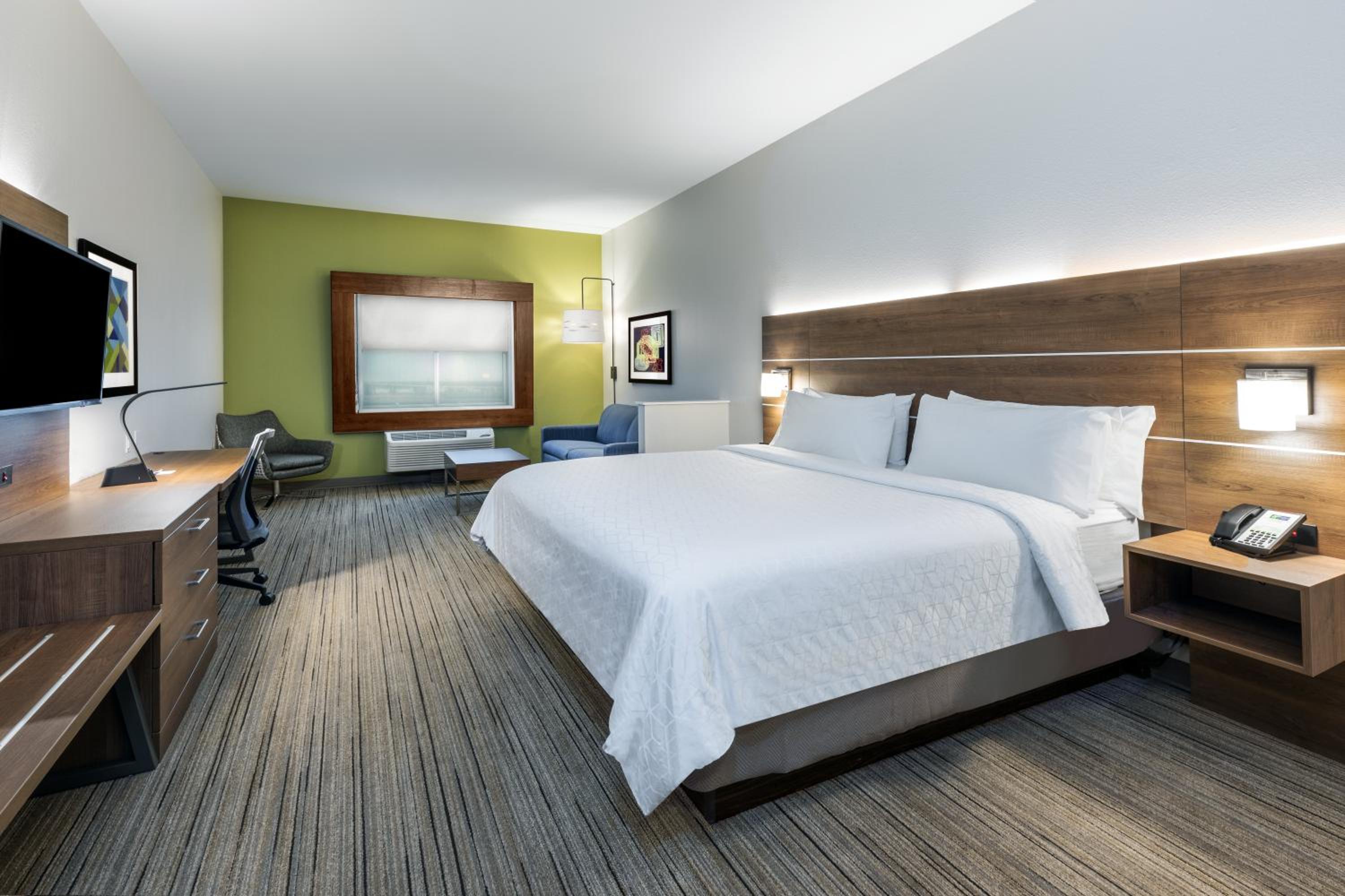 Standard King Room - Photo 2