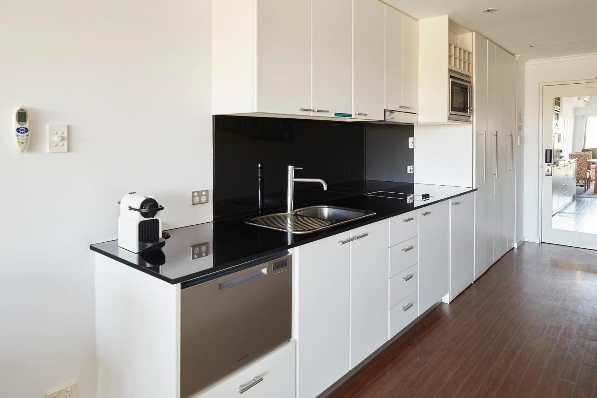 One-Bedroom Apartment - Photo 4