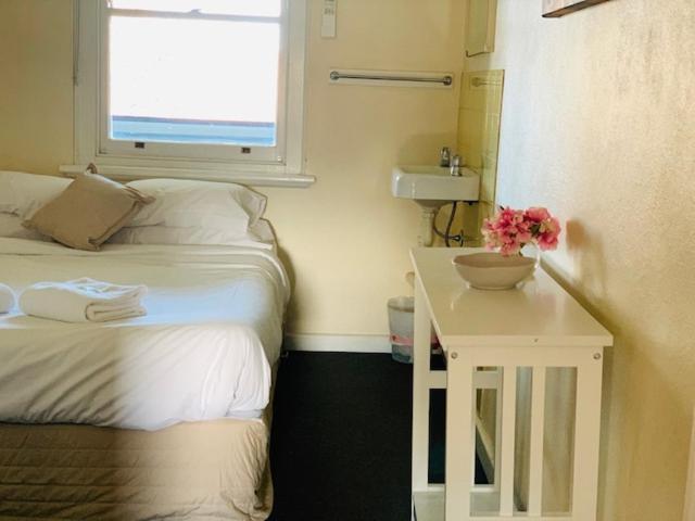 Standard Queen Room - Photo 1
