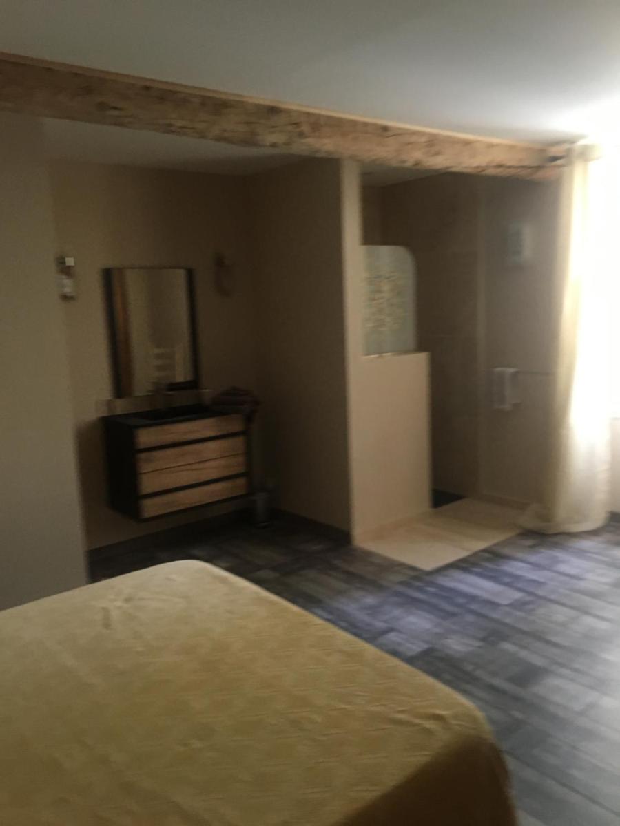 Double Room with Private Bathroom - Photo 2