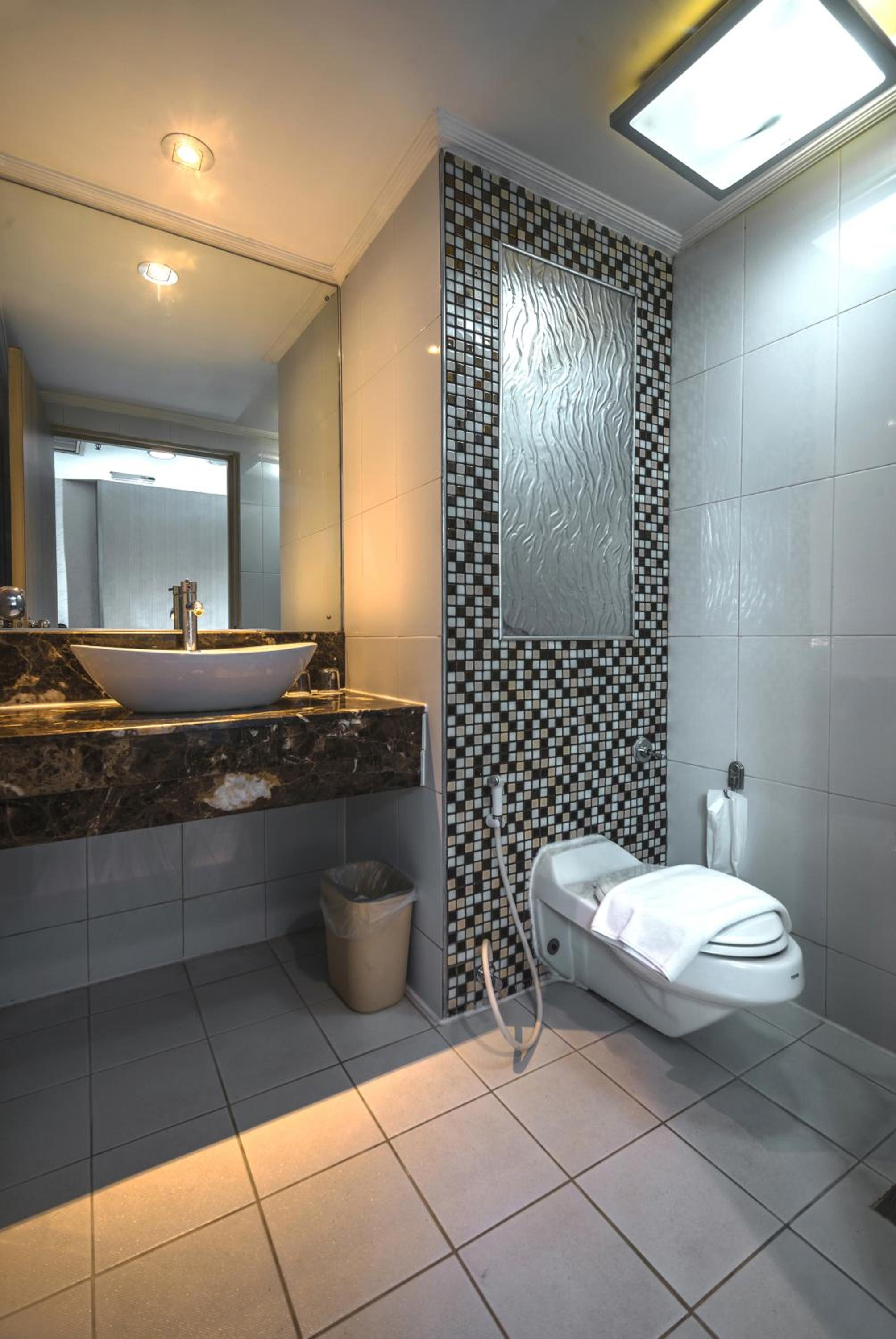 Deluxe King Room photo 2