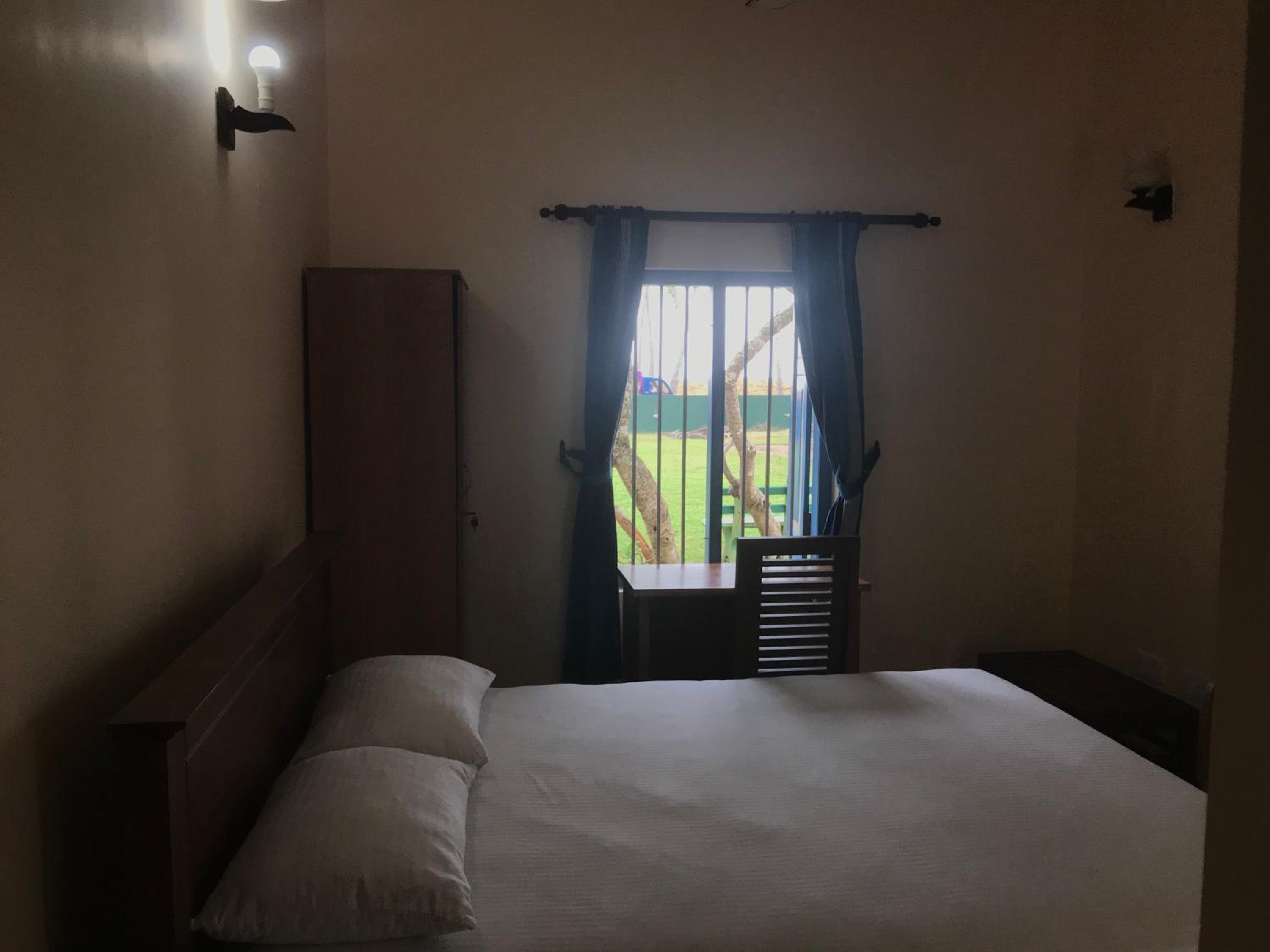 Economy Double Room photo 3