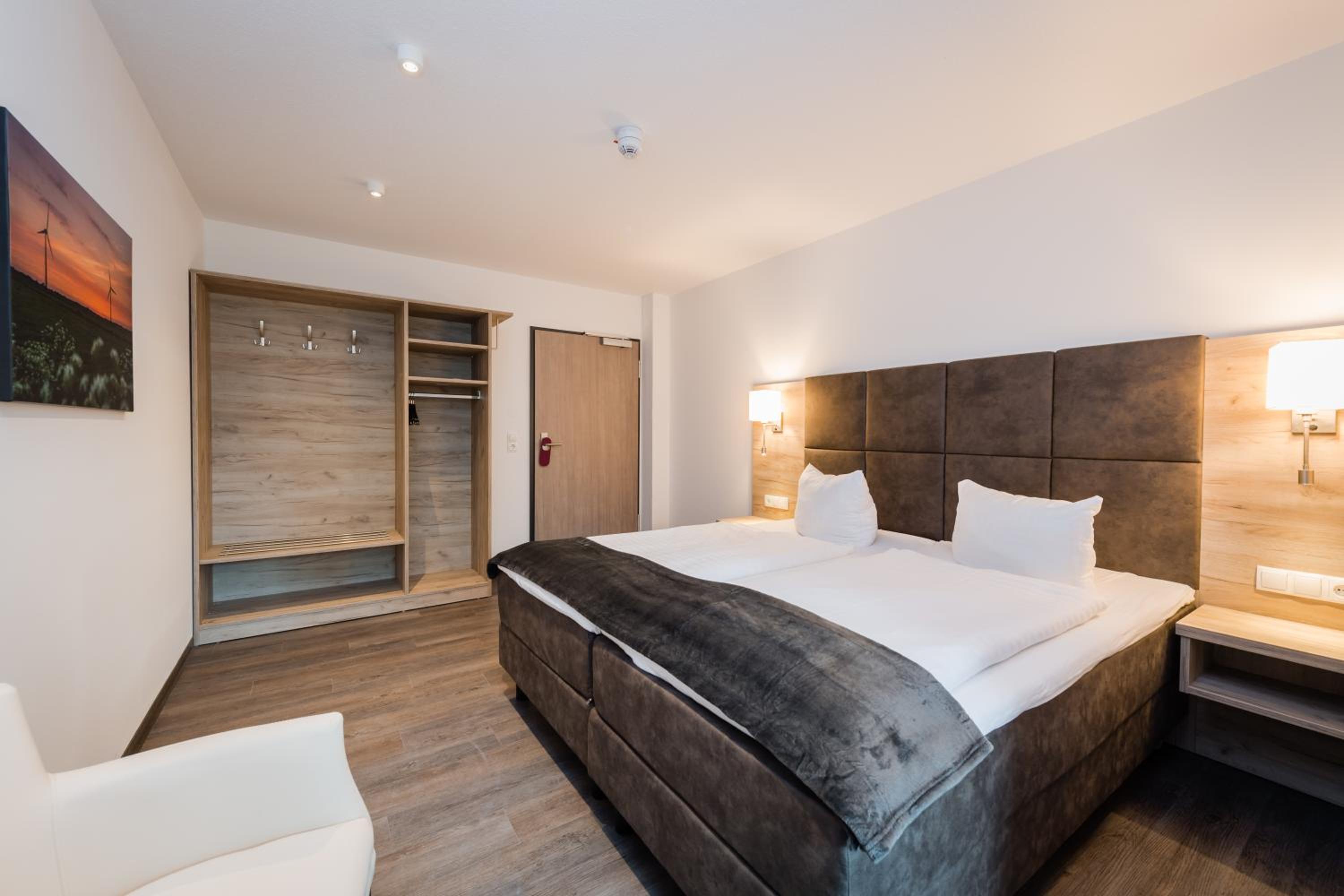 Deluxe Double Room with Balcony - Photo 2