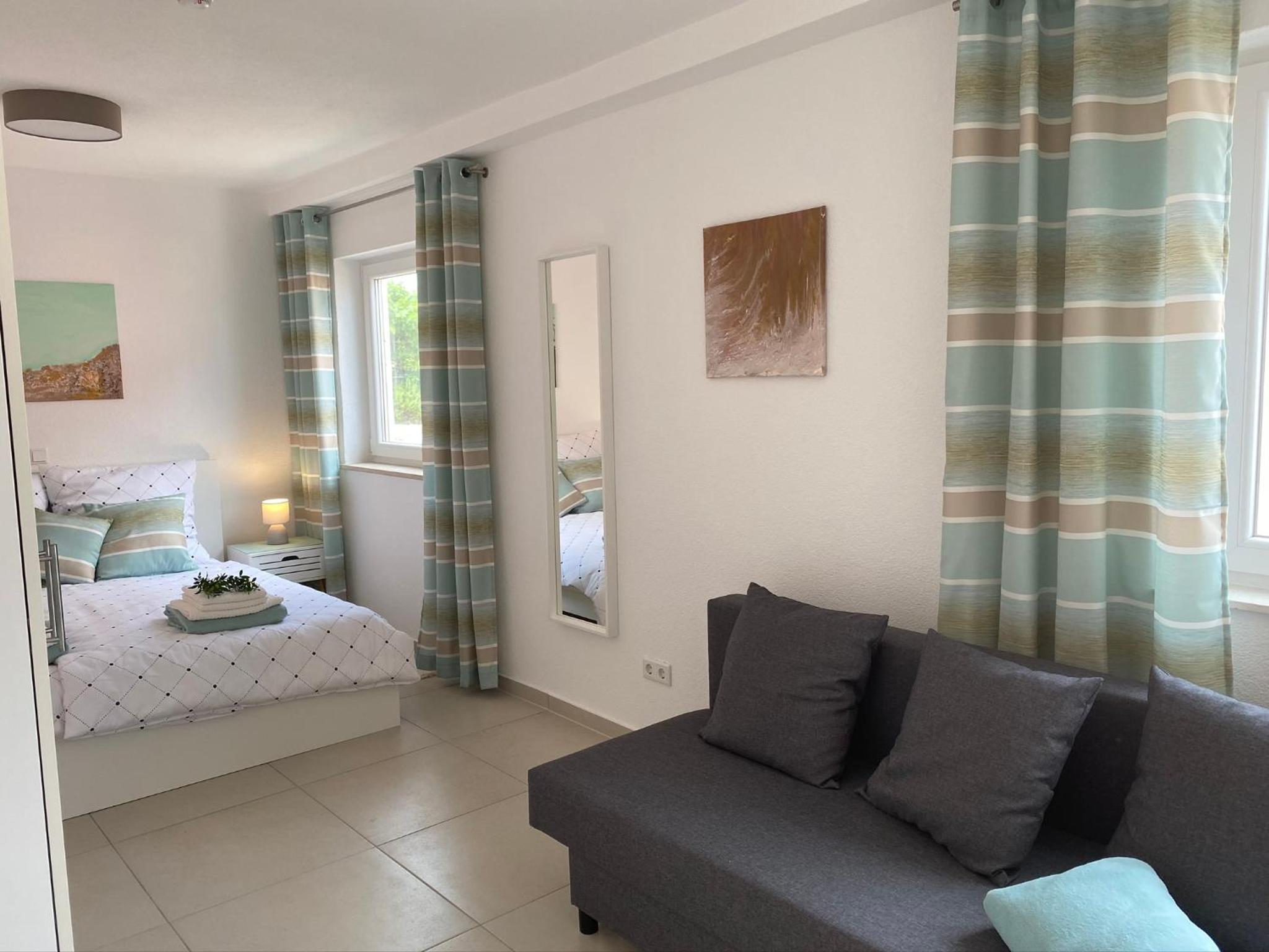 One-Bedroom Apartment - Photo 2