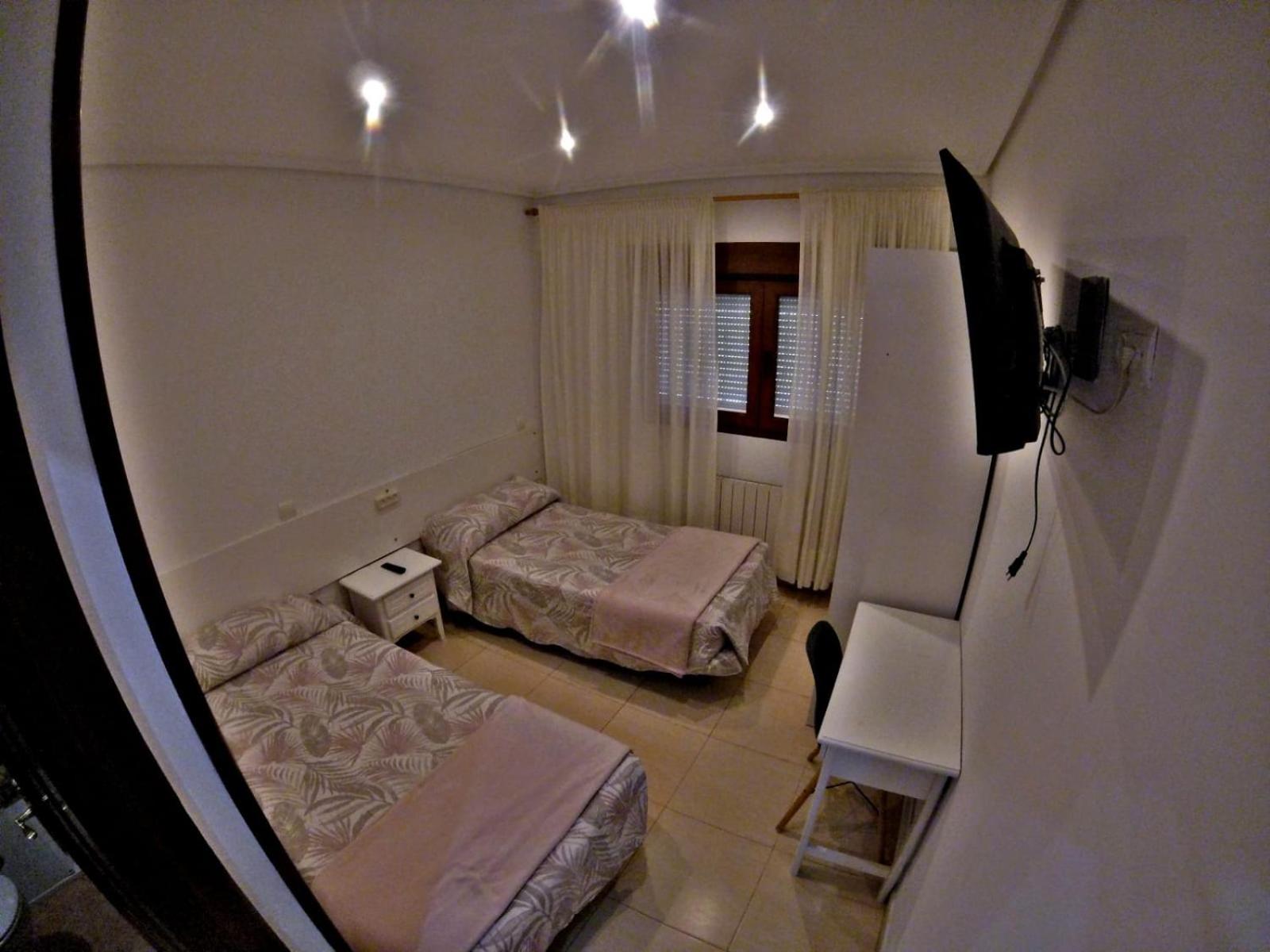 Twin Room - Photo 1
