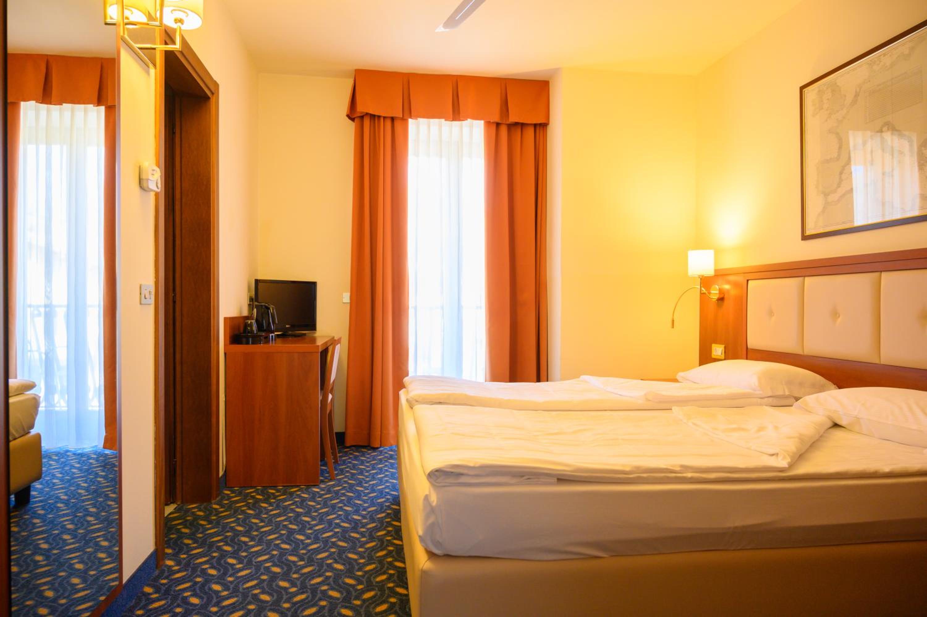 Economy Double or Twin Room - Photo 2