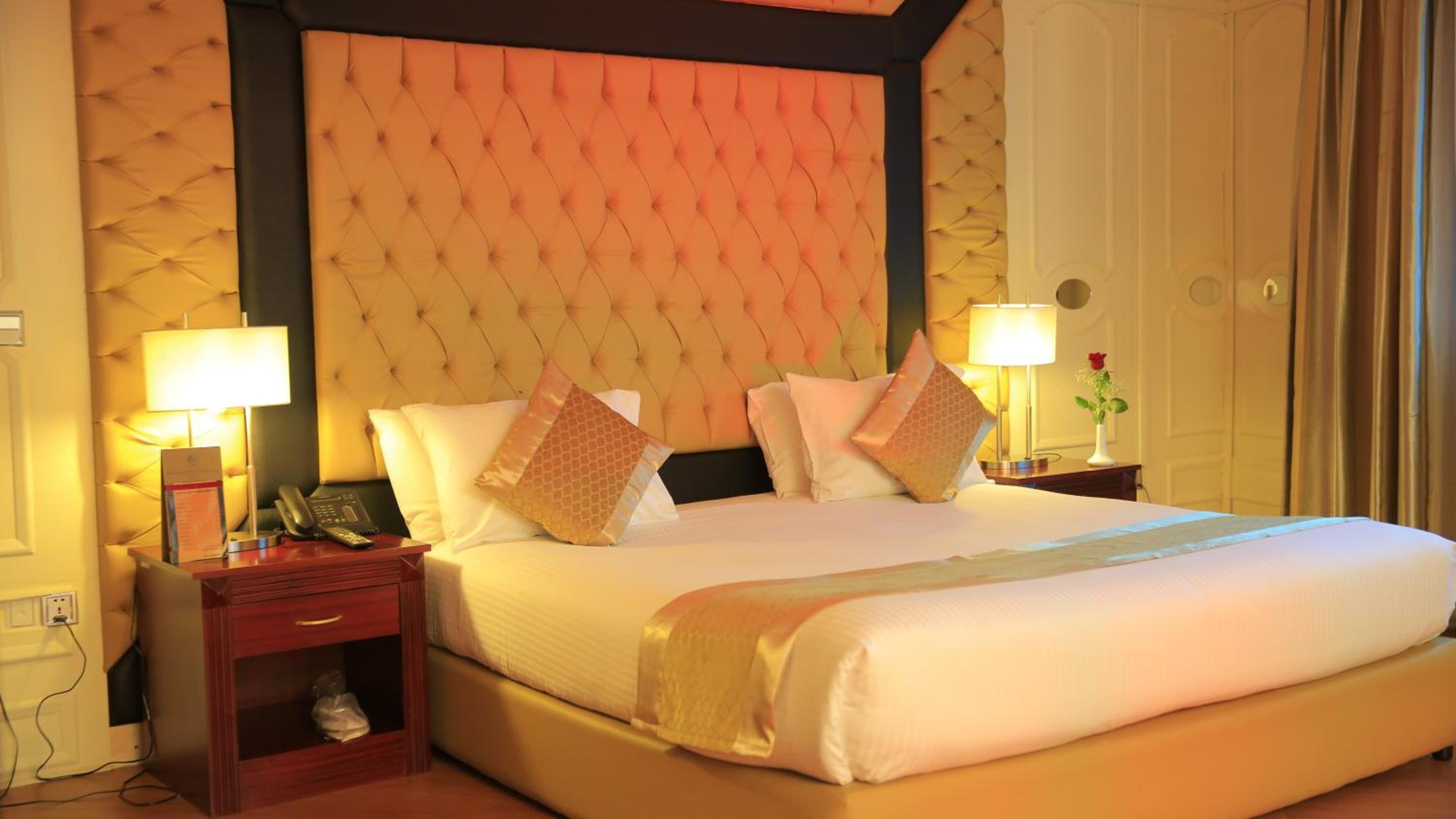 Executive Suite - Photo 1