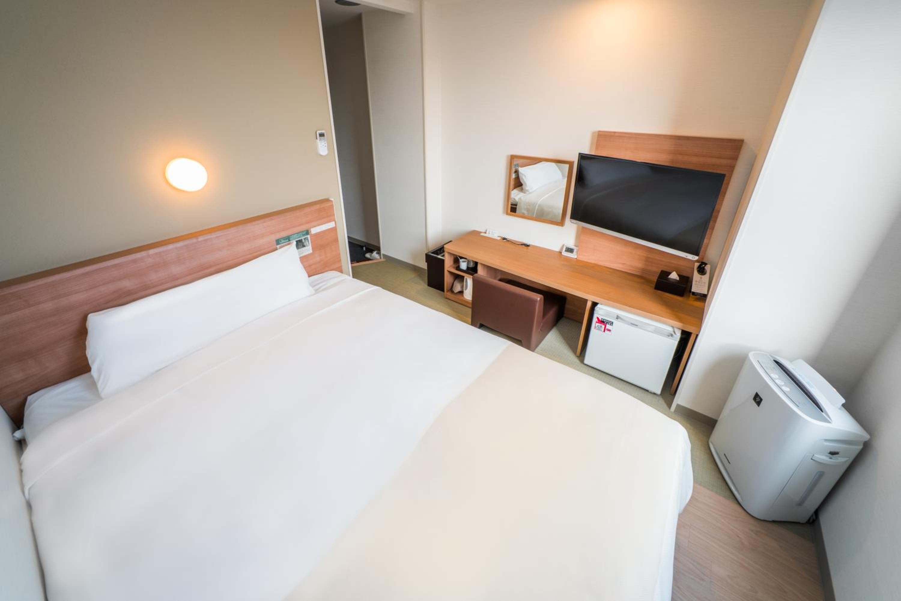 Double Room - Non-Smoking - Photo 6