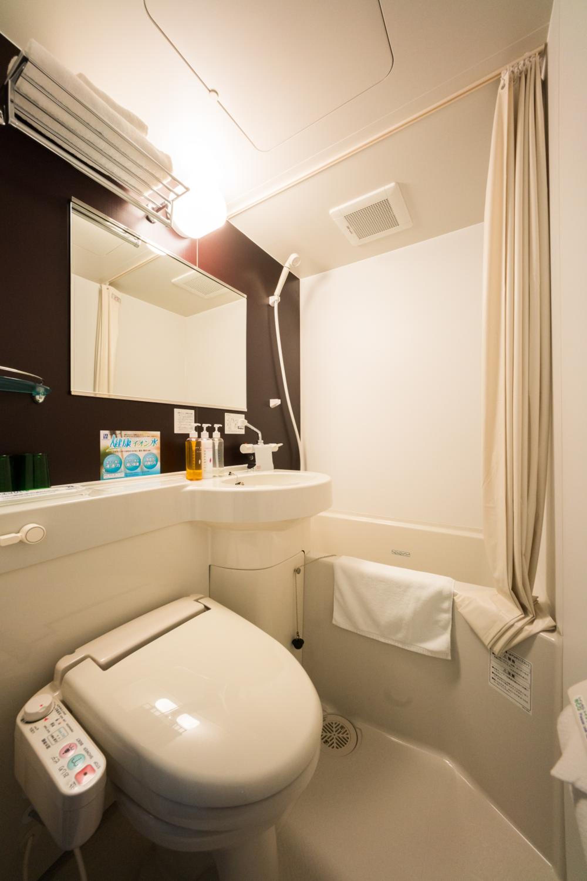 Standard Double Room - Smoking - Photo 4
