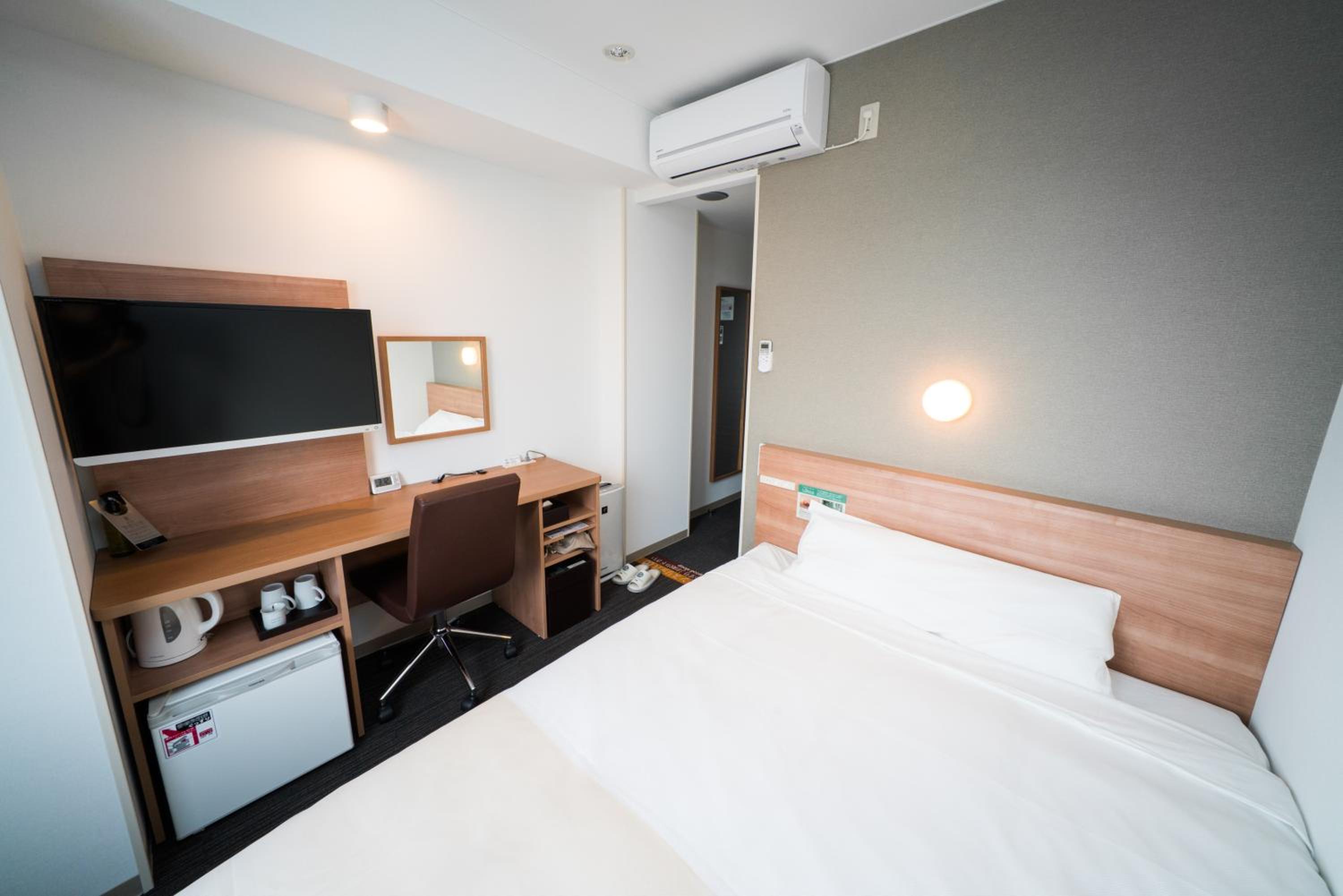 Standard Double Room - Smoking - Photo 15