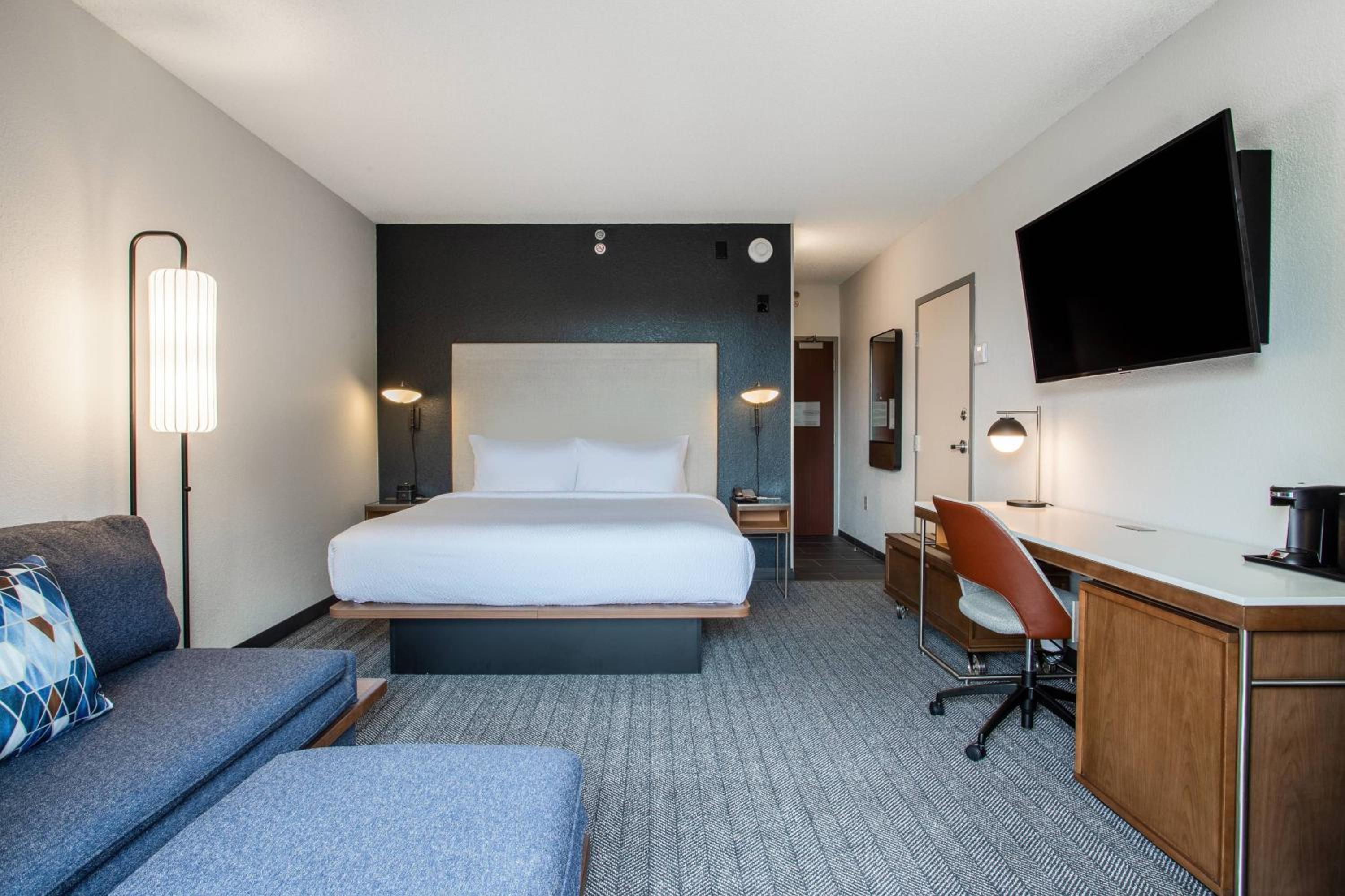 King Room with Sofa Bed - Hearing Accessible