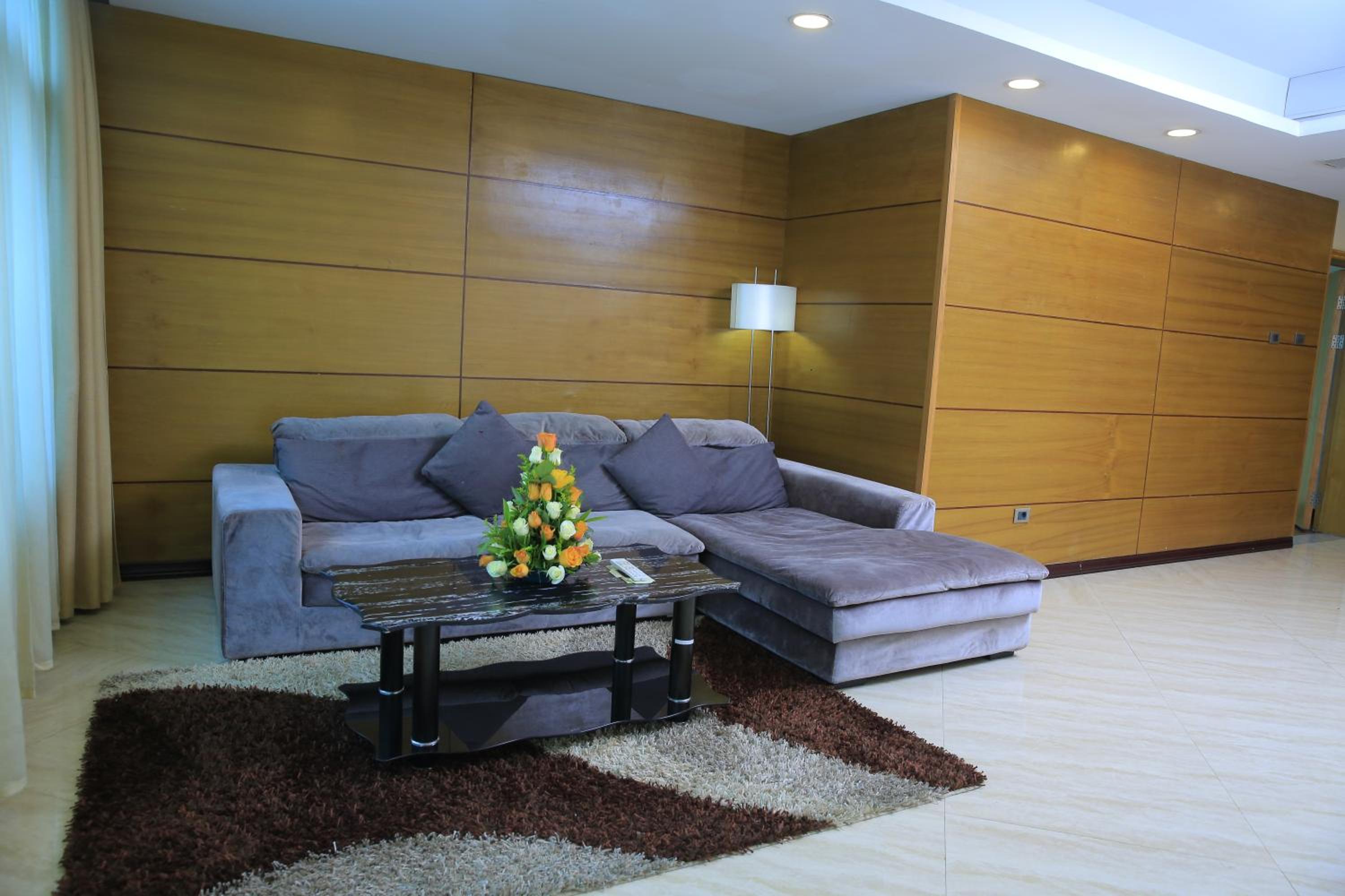 One-Bedroom Apartment - Photo 5