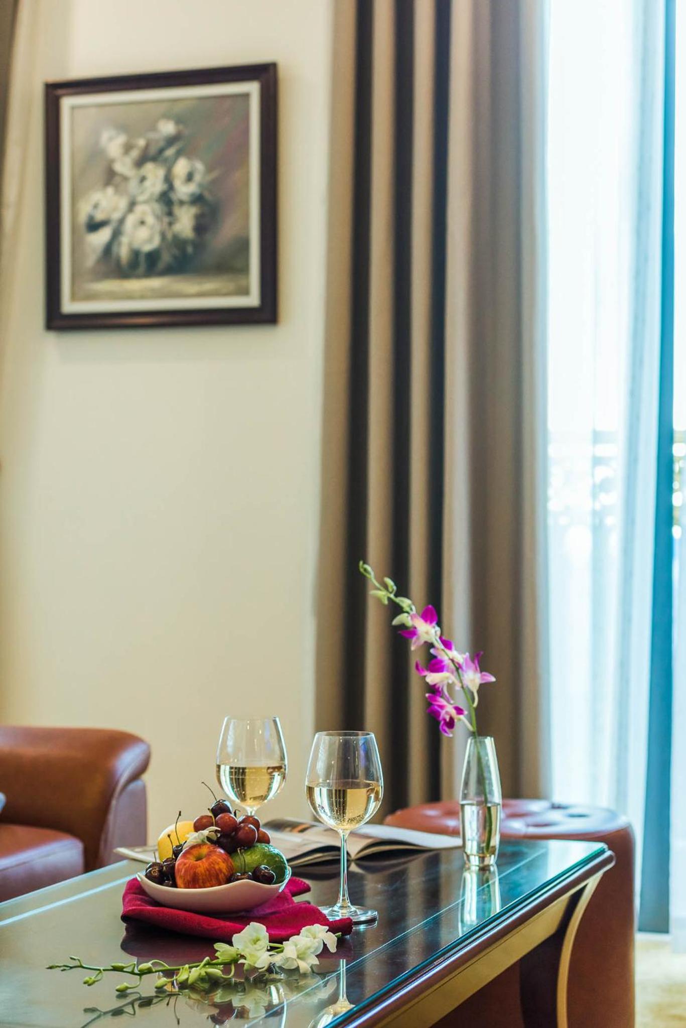 Suite with City View - Photo 1