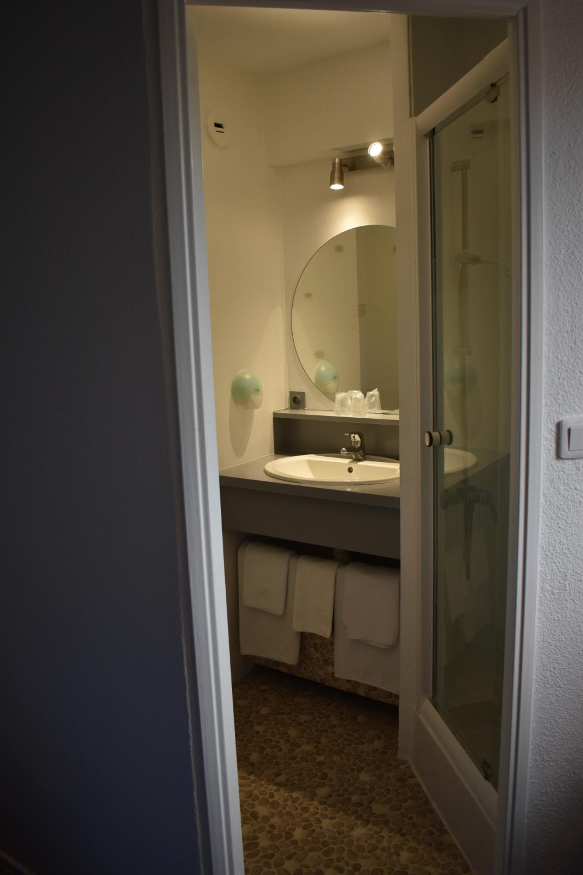 Triple Room - Photo 11
