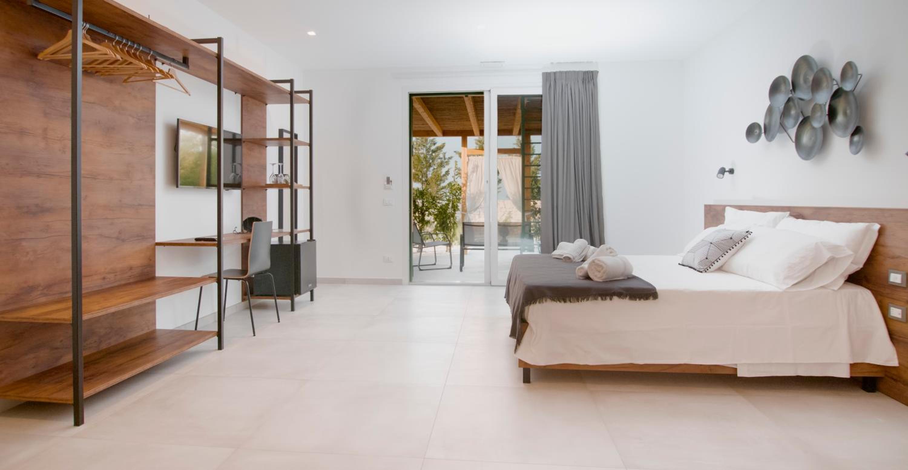 Double Room with Spa Bath photo 3