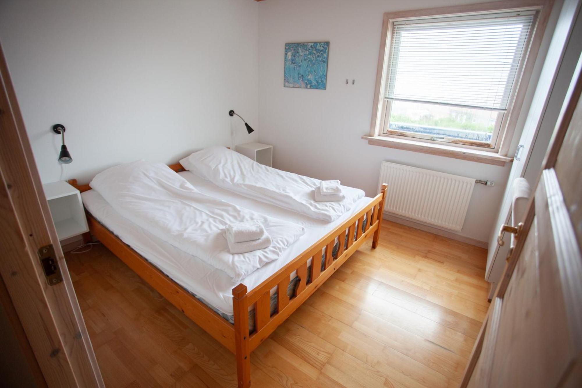 Five-Bedroom House photo 2