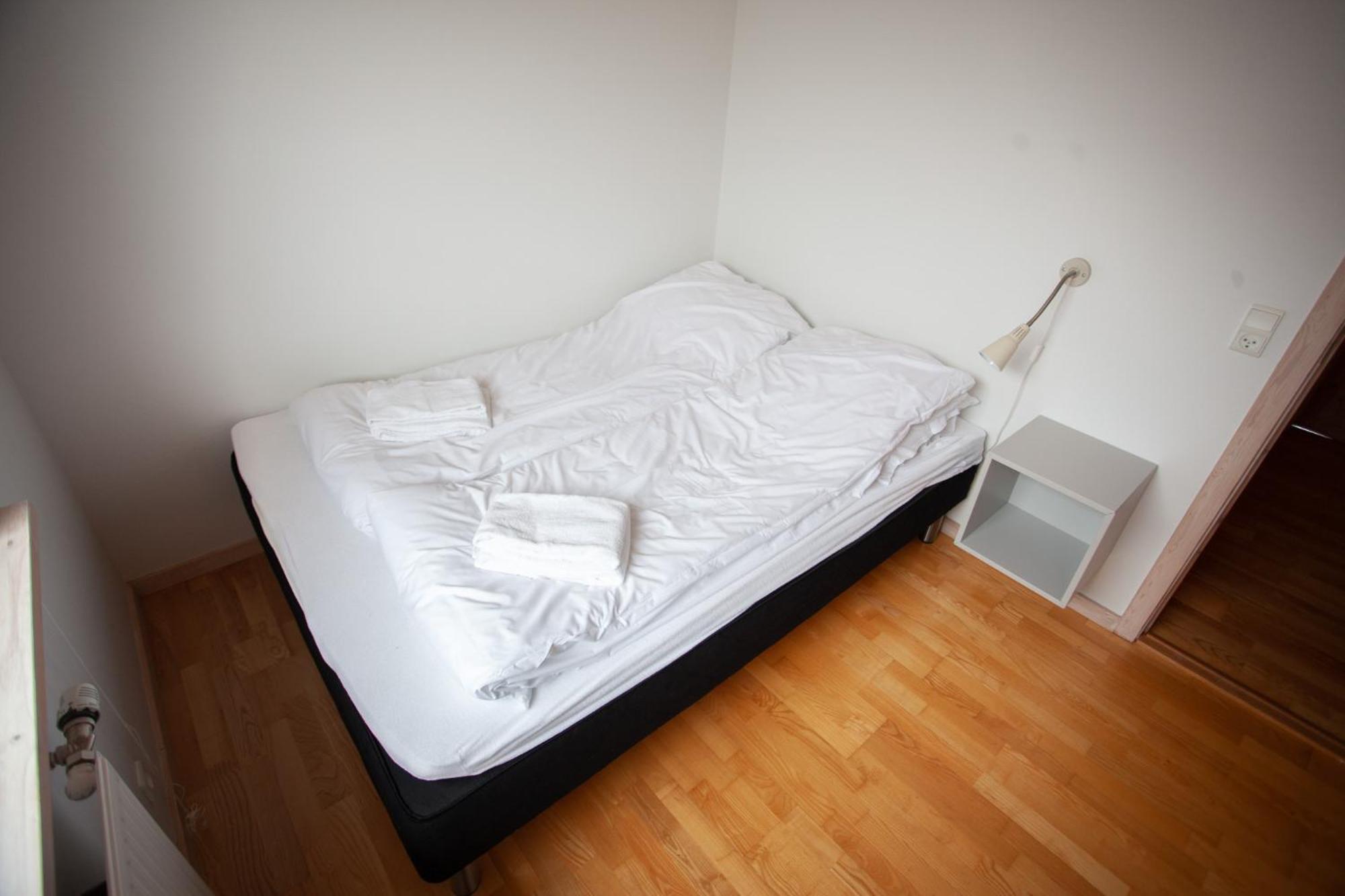 Five-Bedroom House photo 1