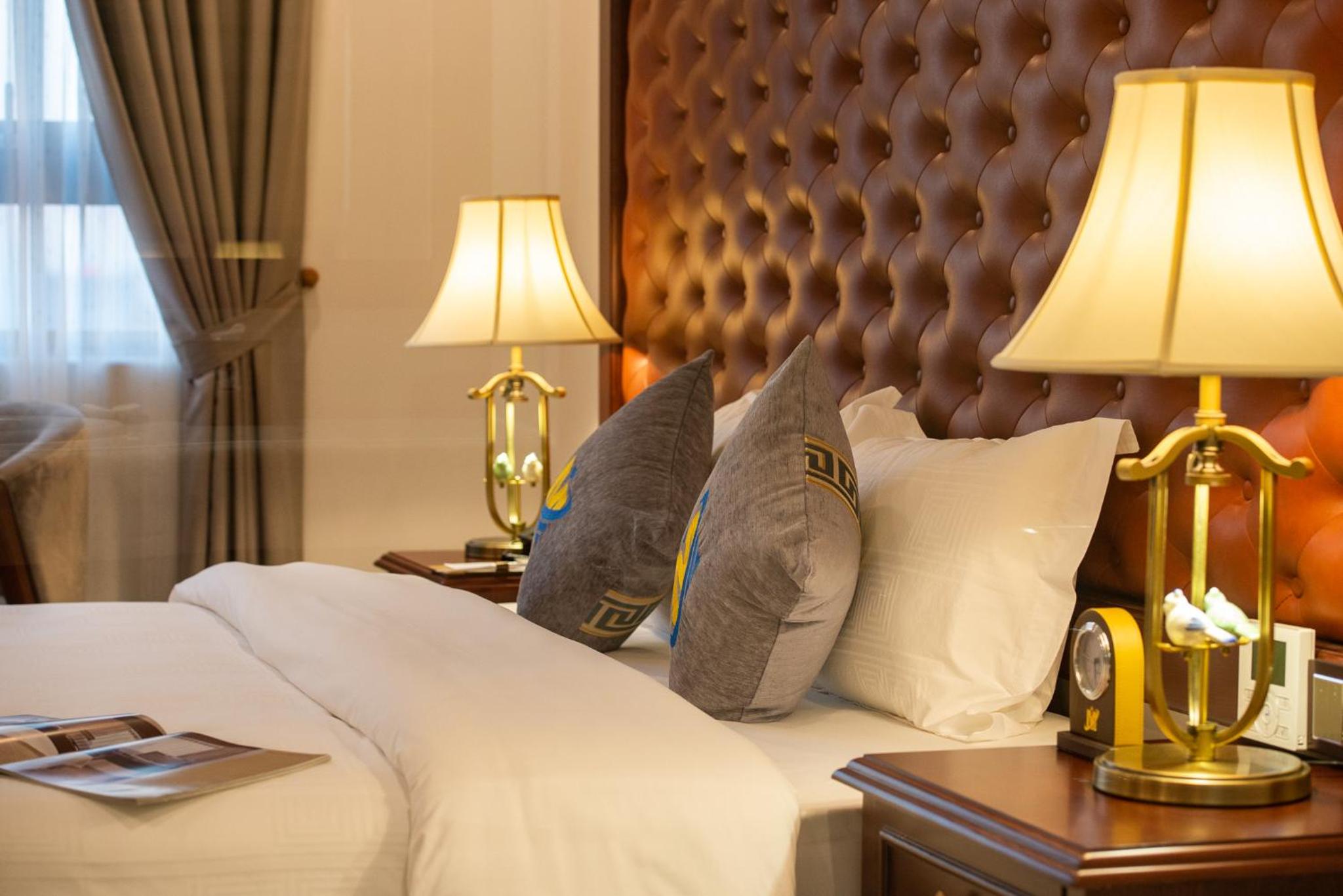 Suite with City View - Photo 6