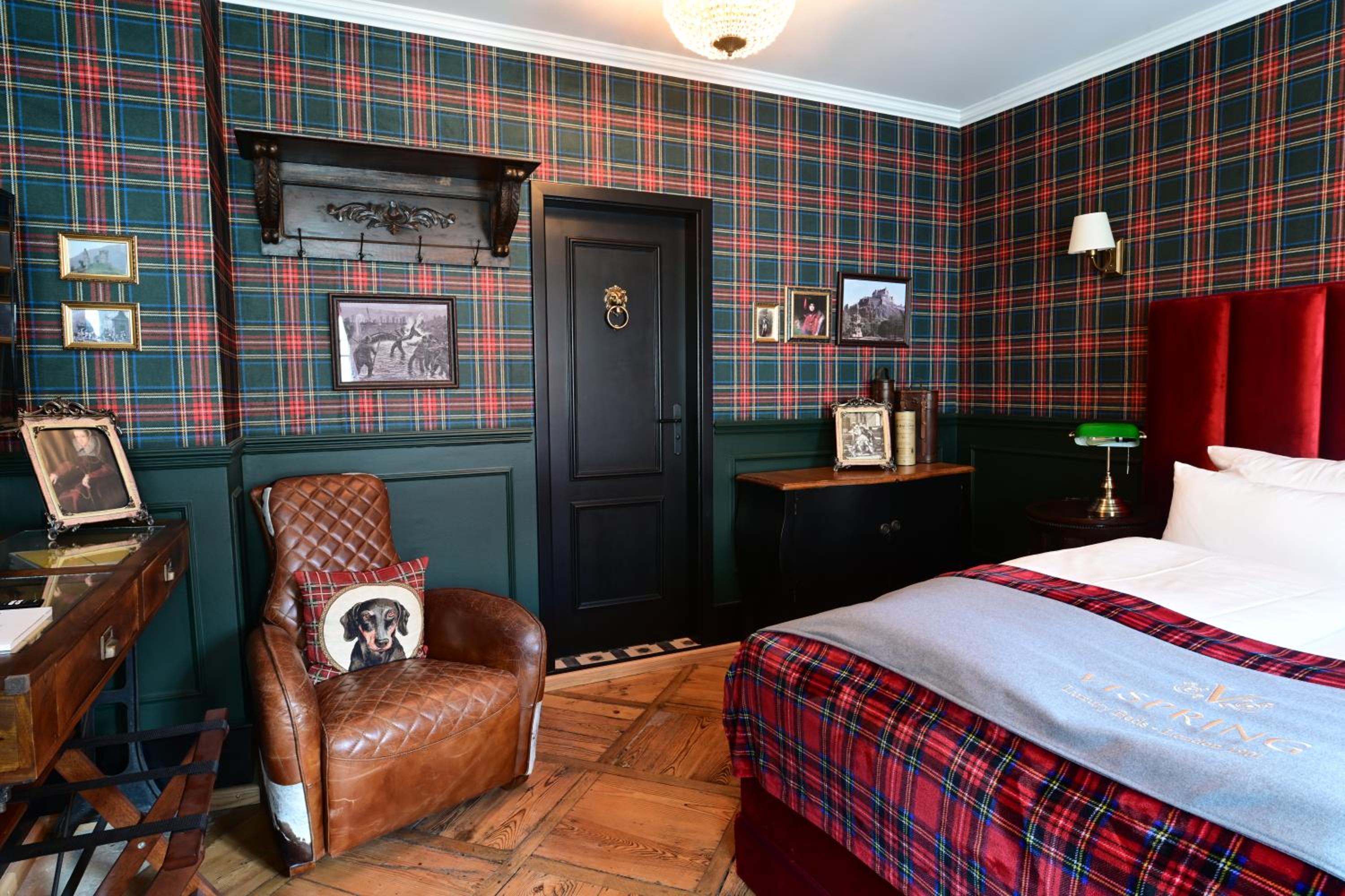 Deluxe Double Room with Shower