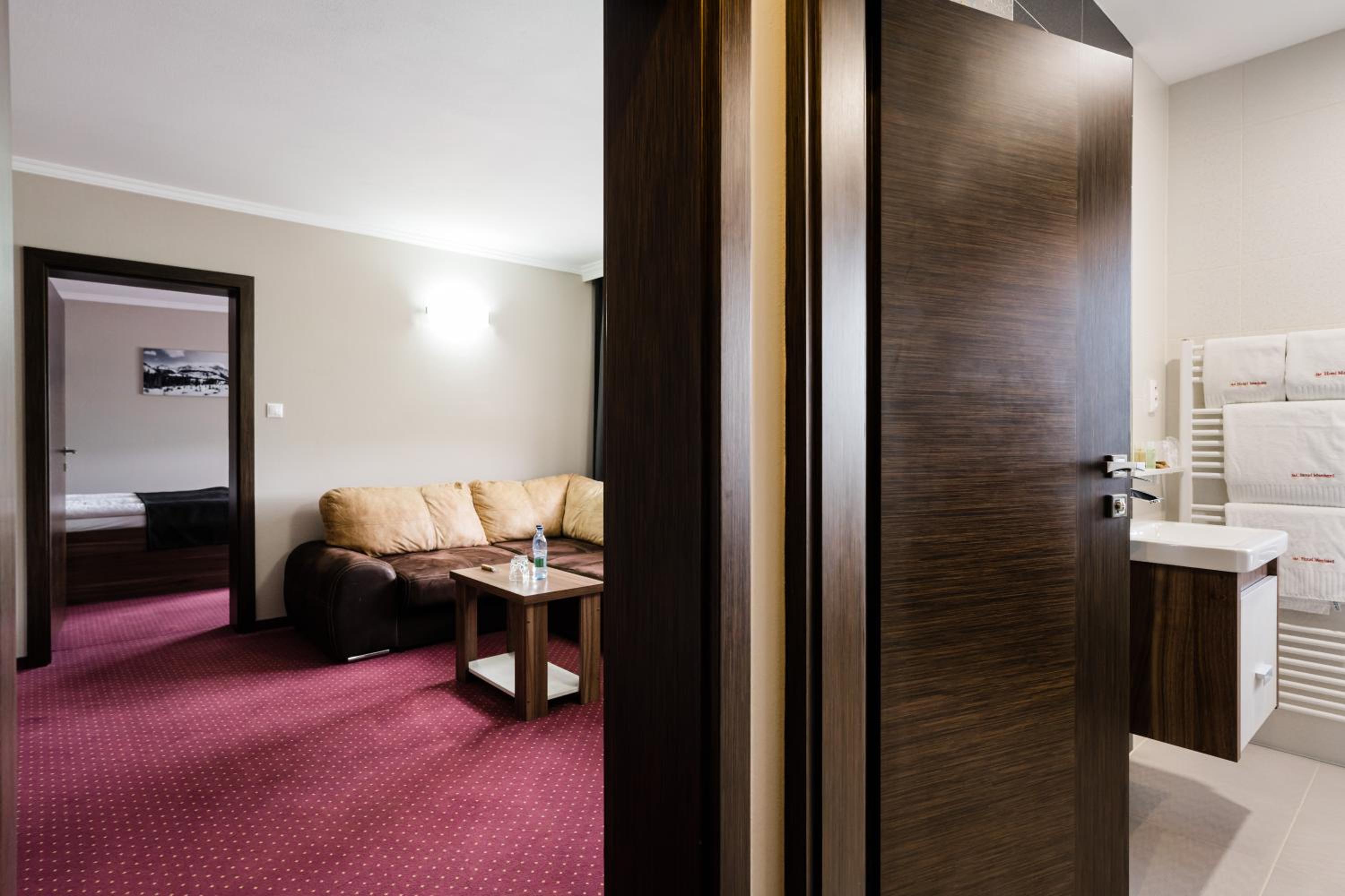 Deluxe Suite - Photo 6