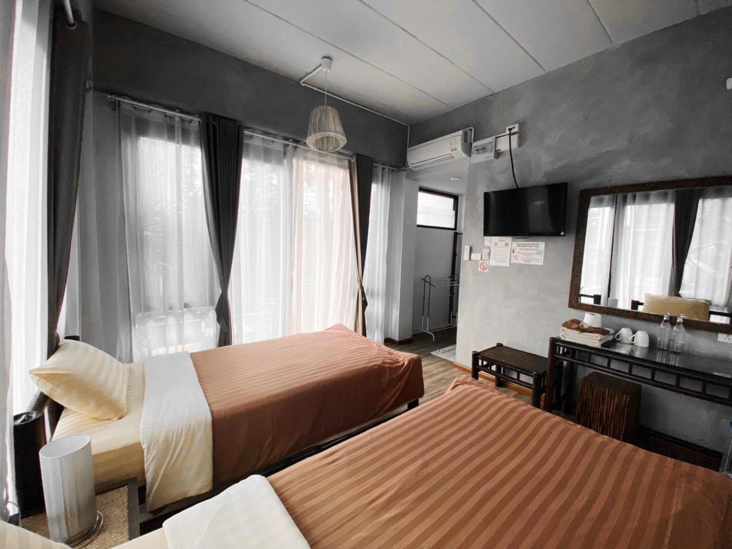 Deluxe Twin Room - Pool Side