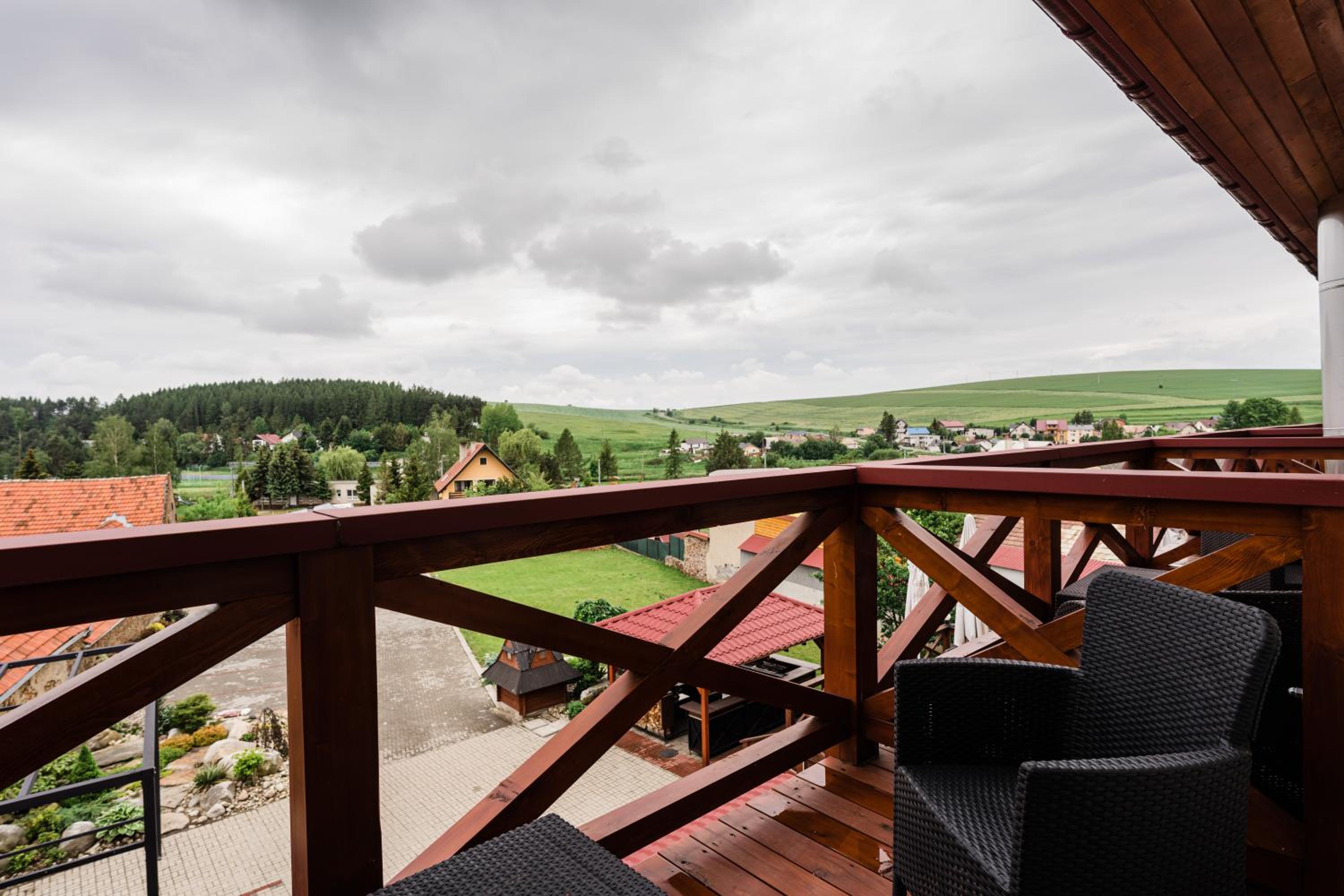 Deluxe Double Room with Balcony - Photo 5