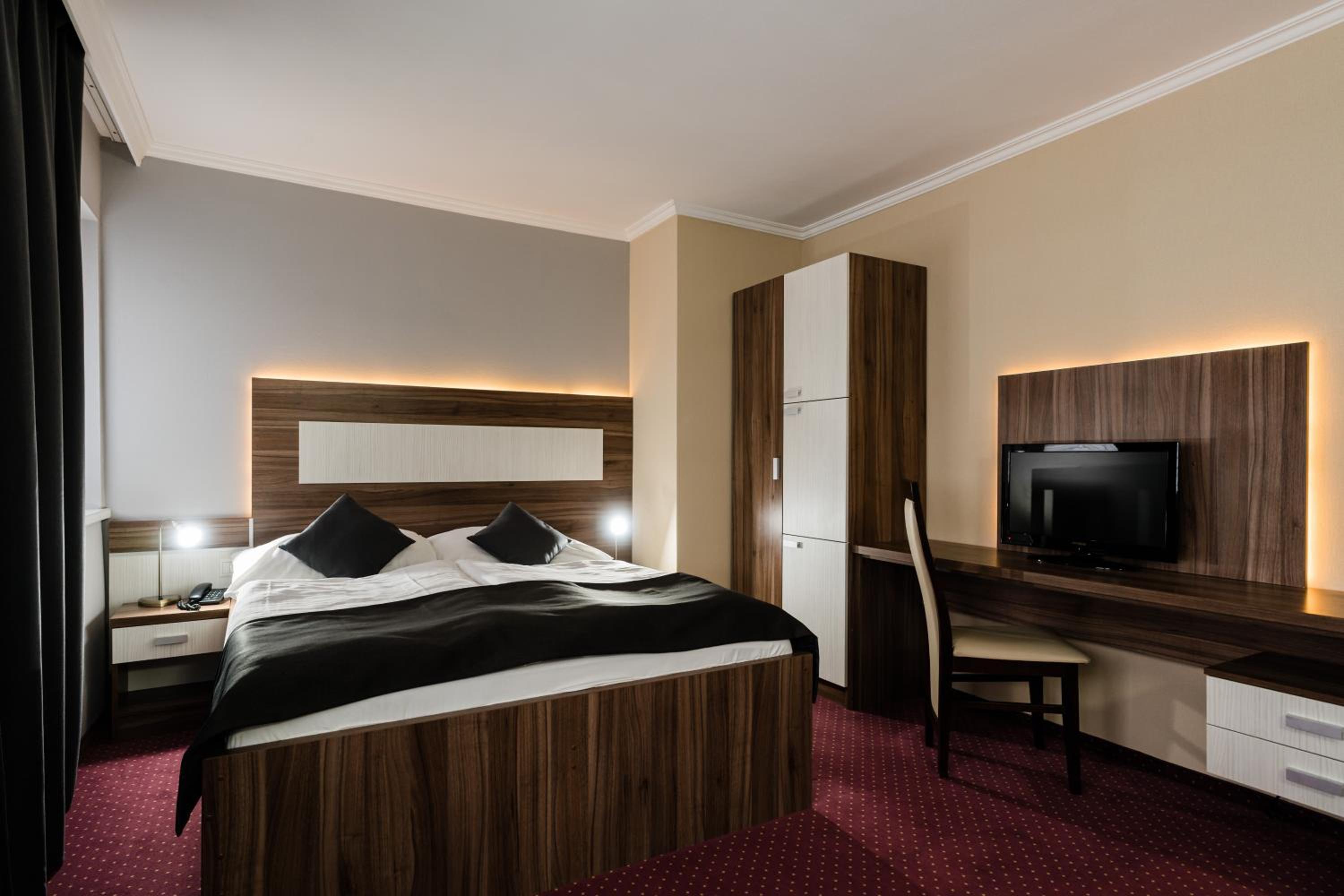Deluxe Junior Suite - Photo 1