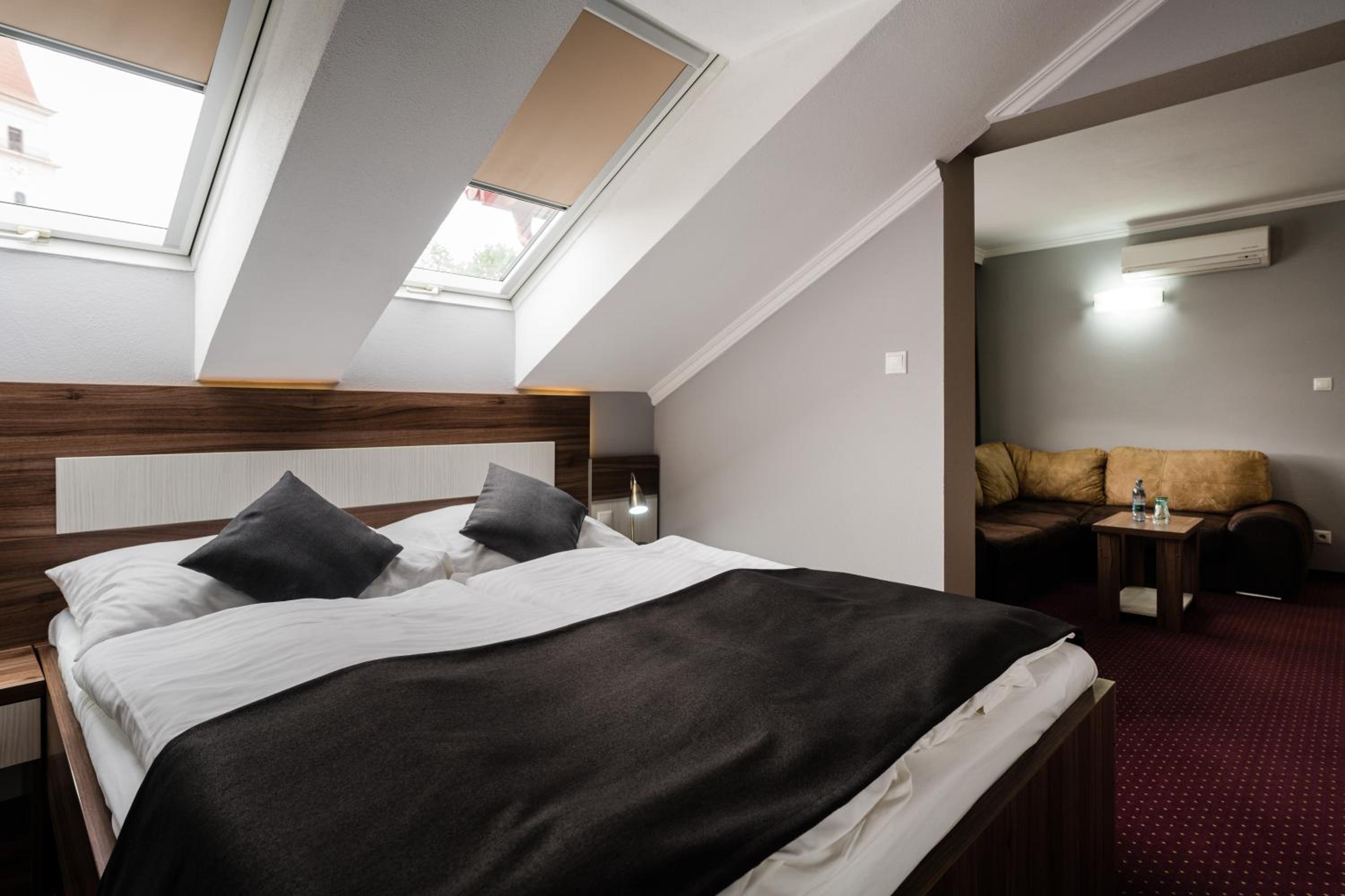 Deluxe Junior Suite - Photo 4