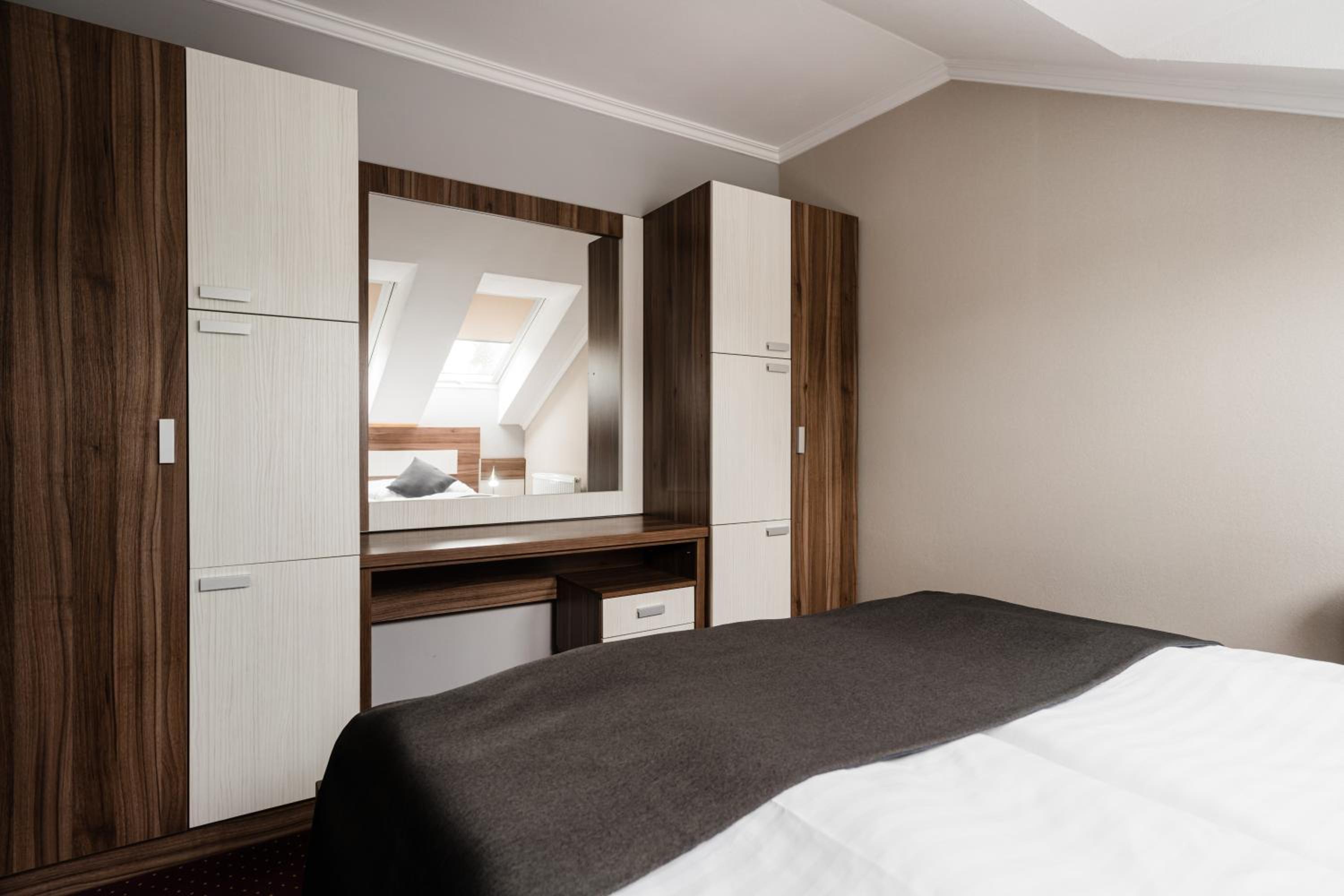 Deluxe Junior Suite - Photo 3