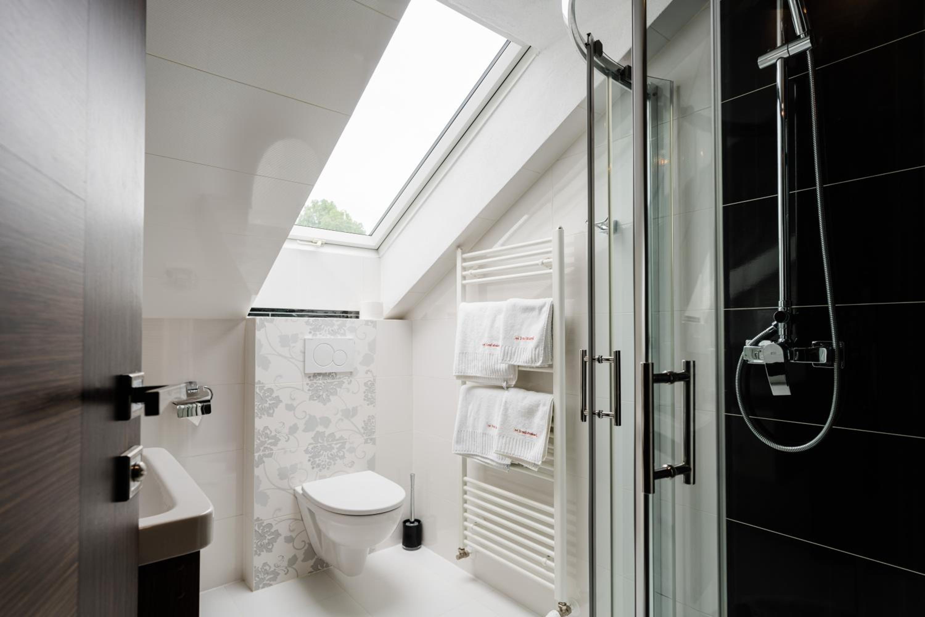 Deluxe Junior Suite - Photo 5