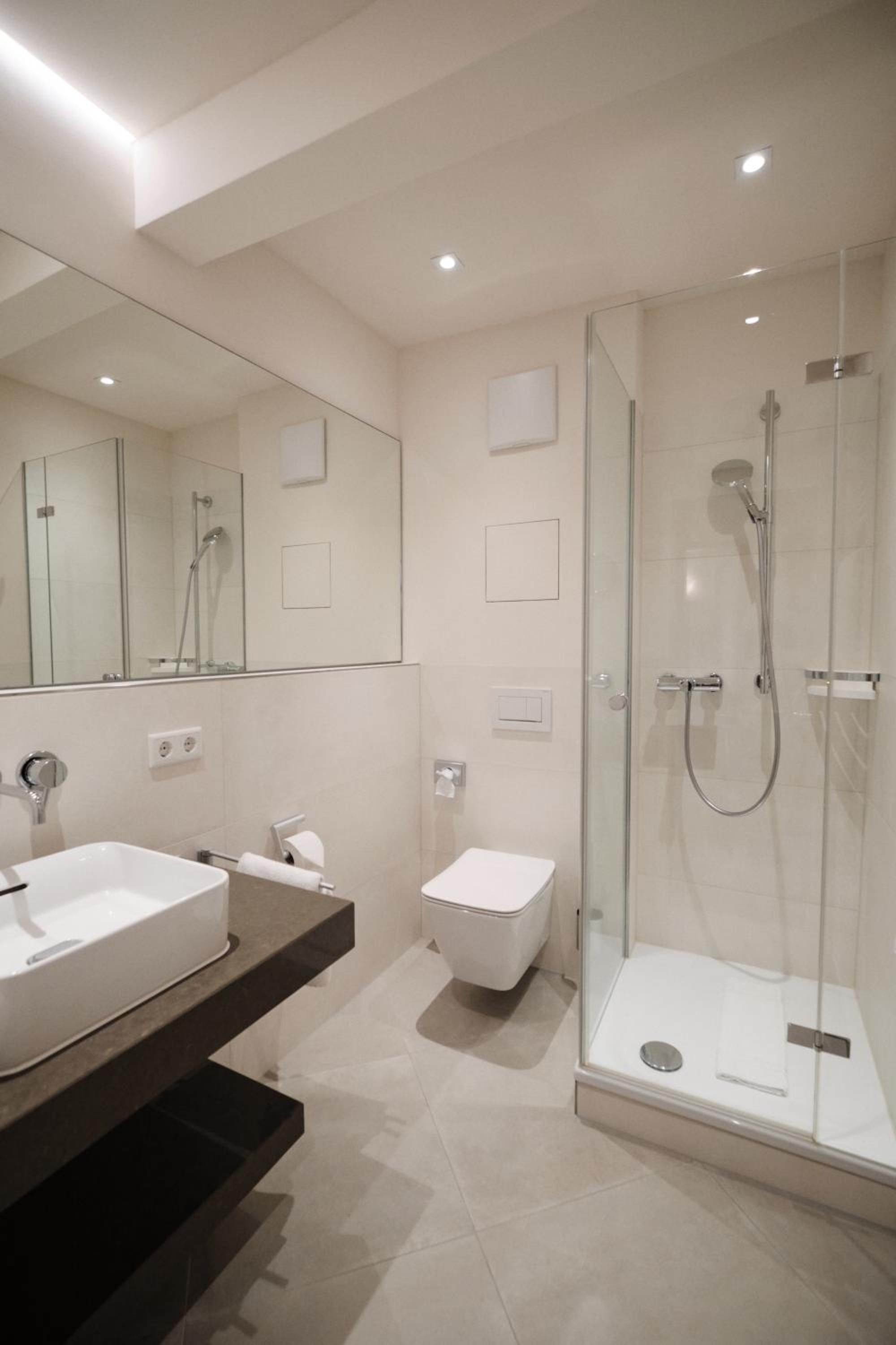 Standard Double or Twin Room - Photo 2