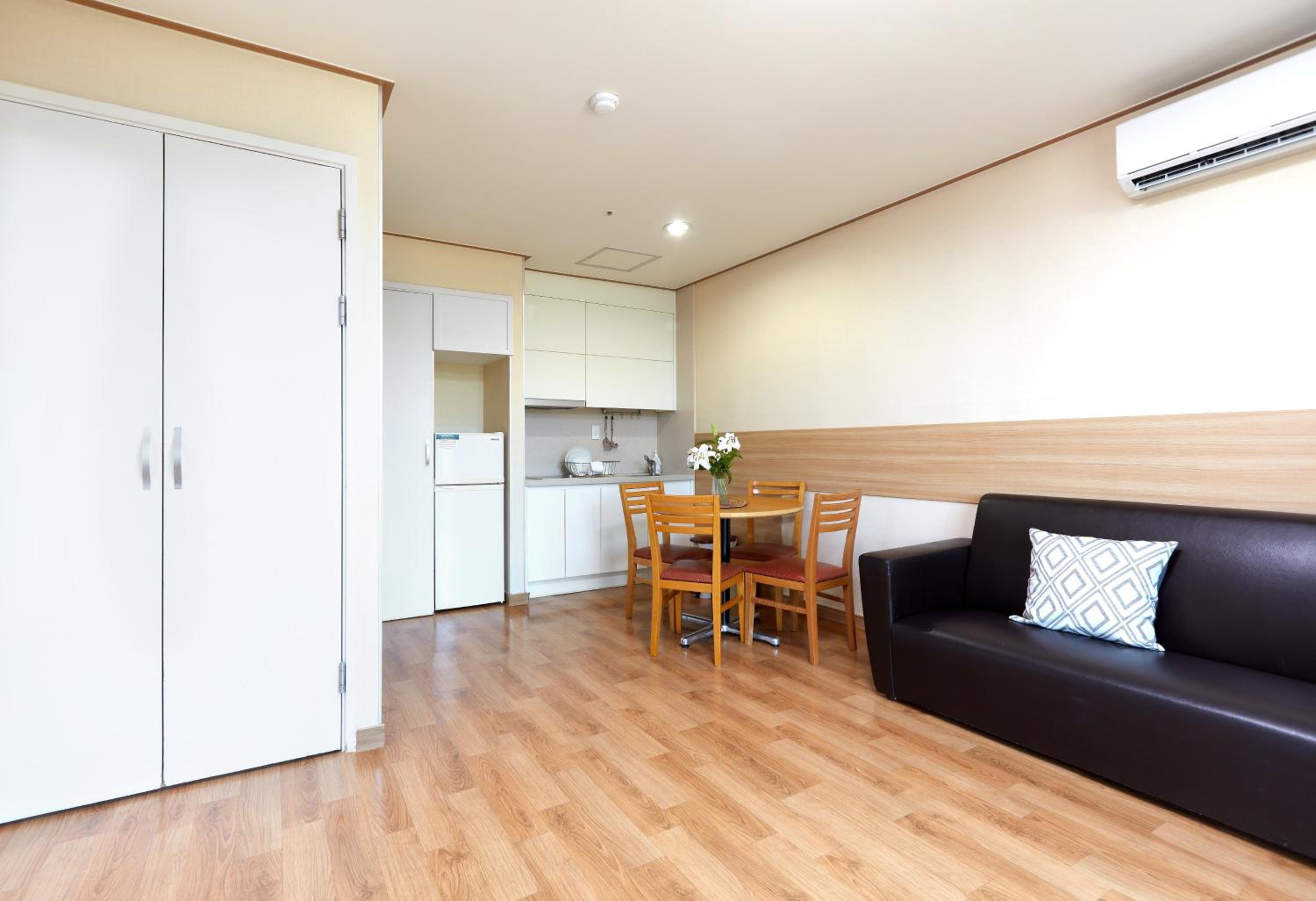[Water Park & Gondola for 2] Suite Room Condominium