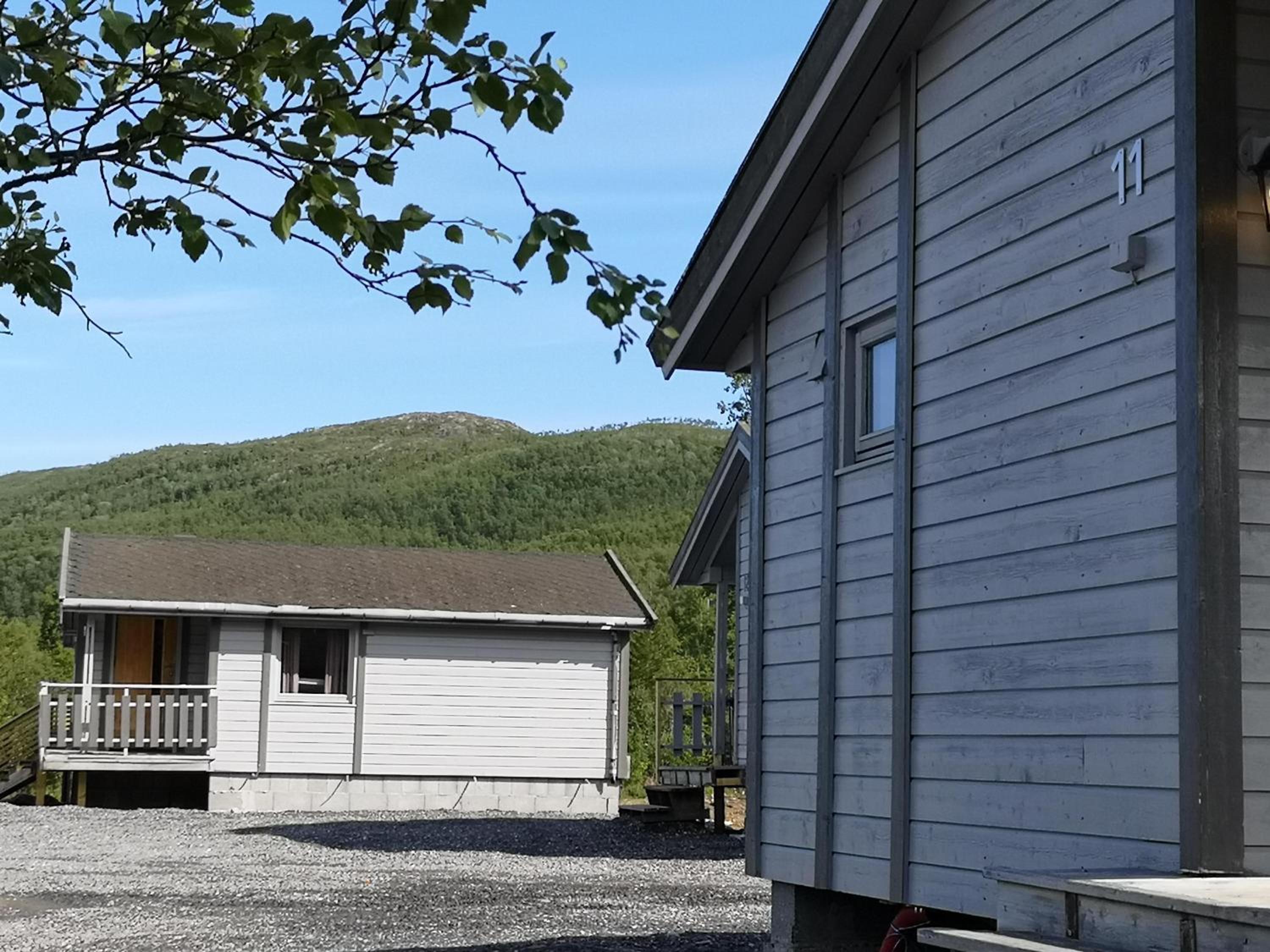 Two-Bedroom Bungalow - Photo 2