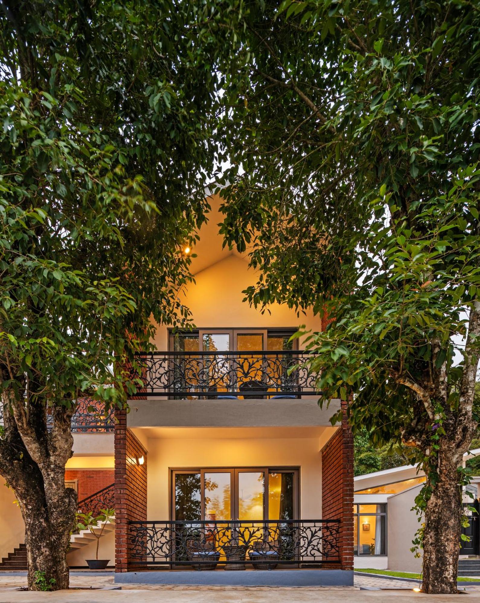 Double Room with Balcony - Photo 3
