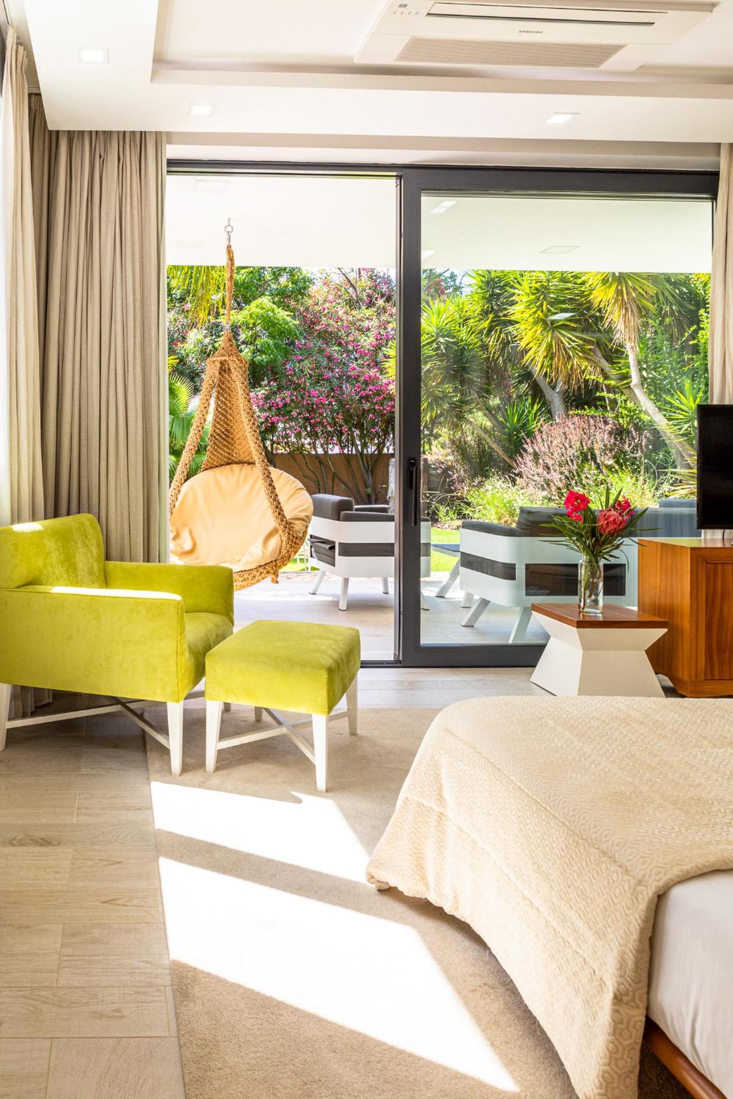 Apartamento de dois quartos de luxo com jardim