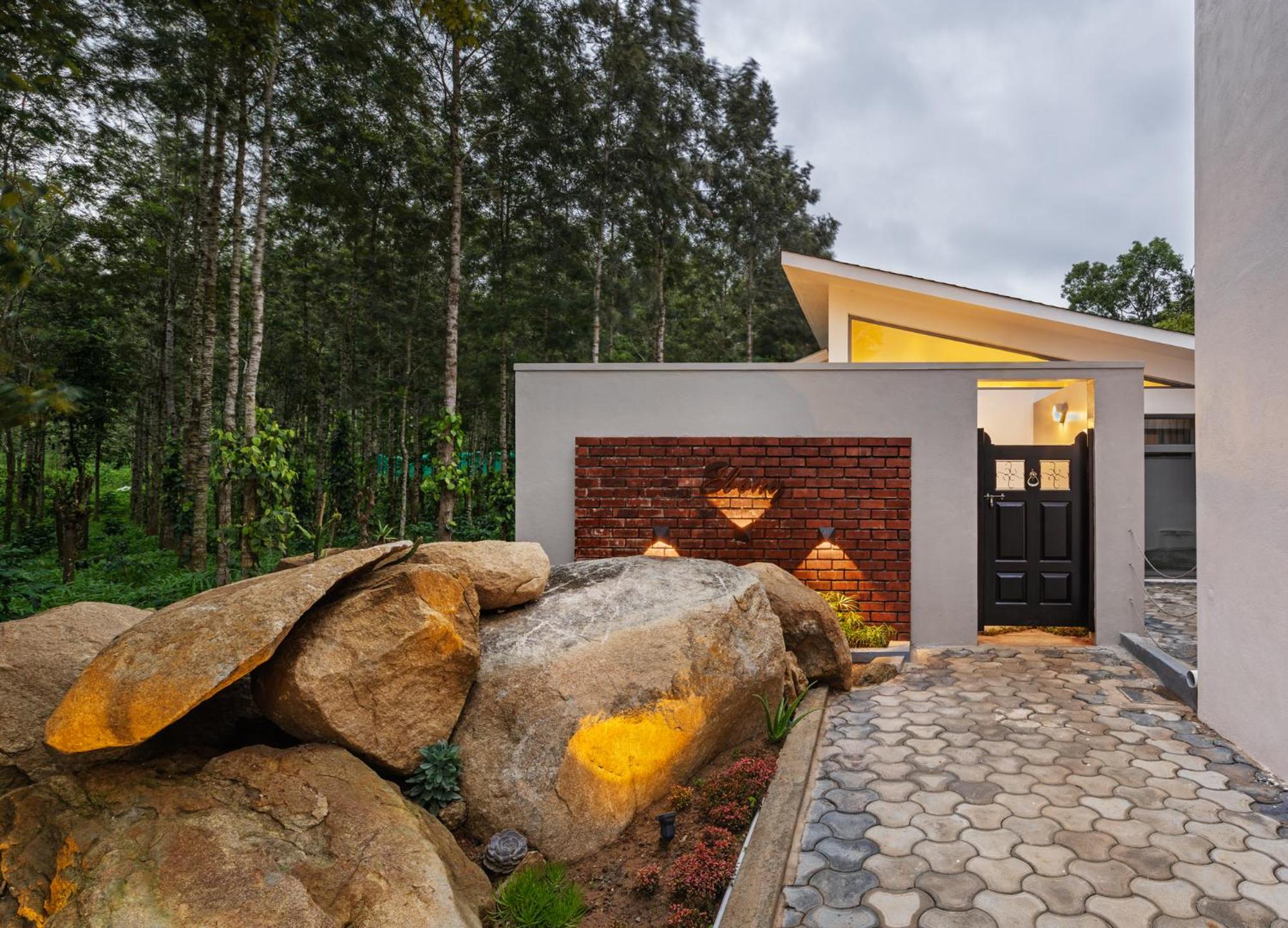 Villa with Private Pool - Photo 4