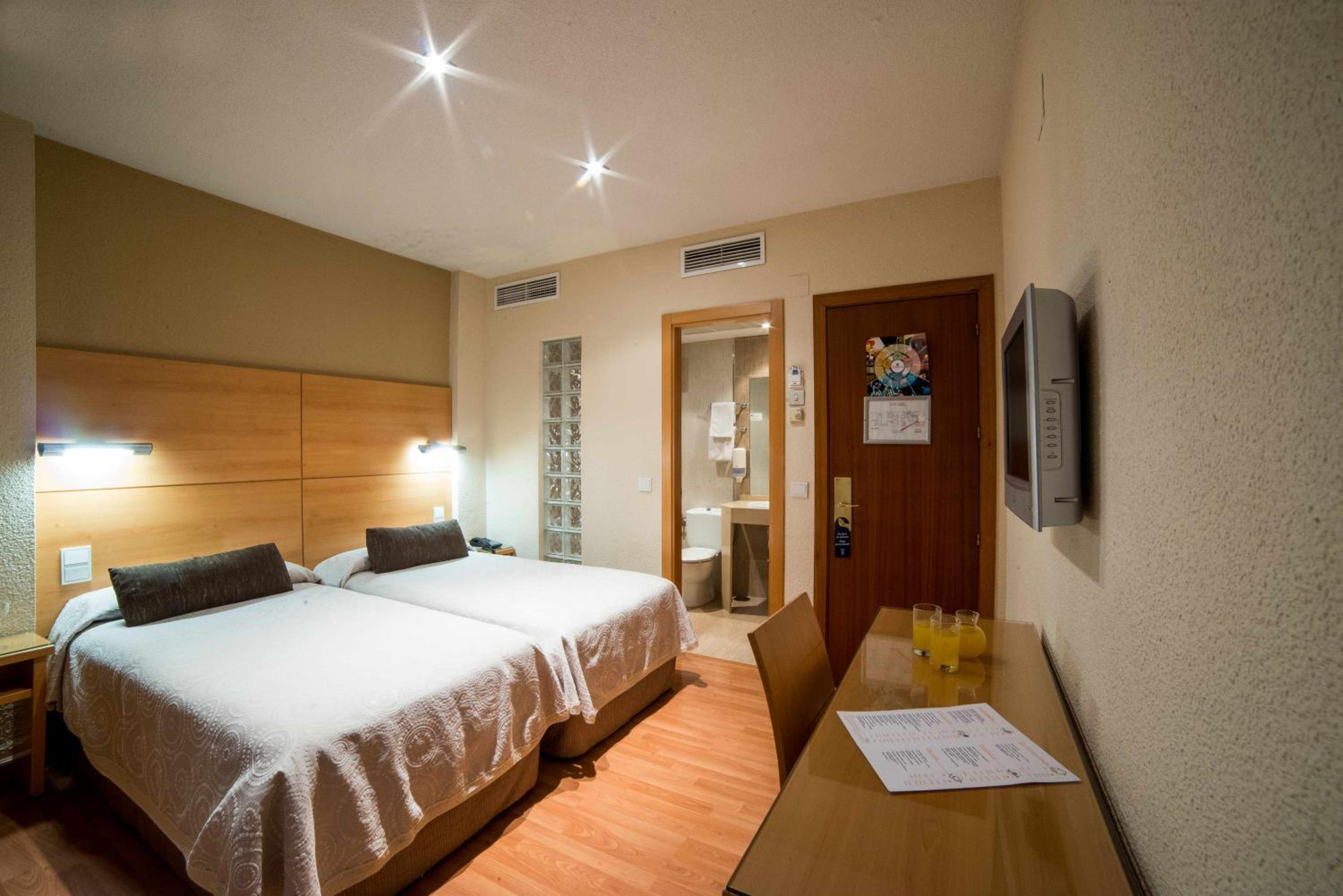 Double Room - Photo 4