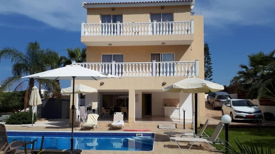 Villa con 5 Camere da Letto e Piscina Privata