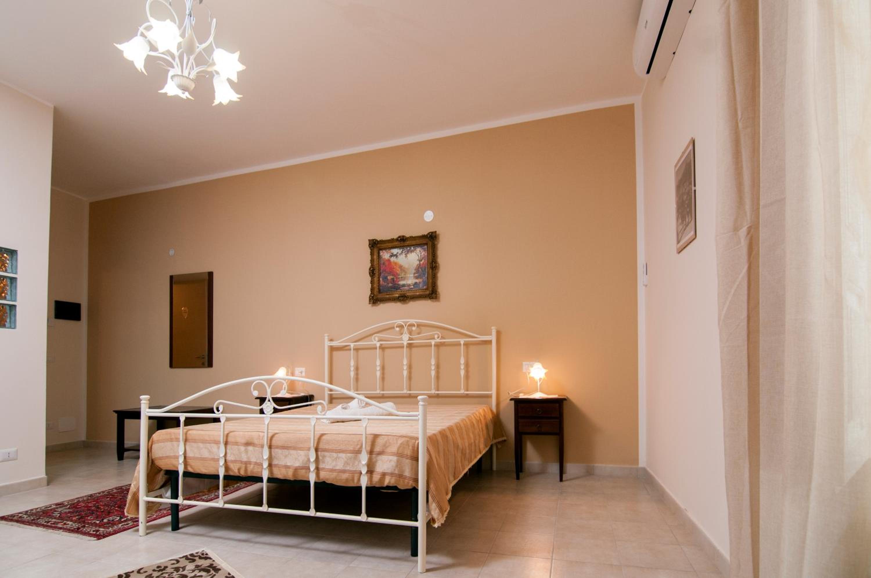 Triple Room with Private Bathroom - Photo 1