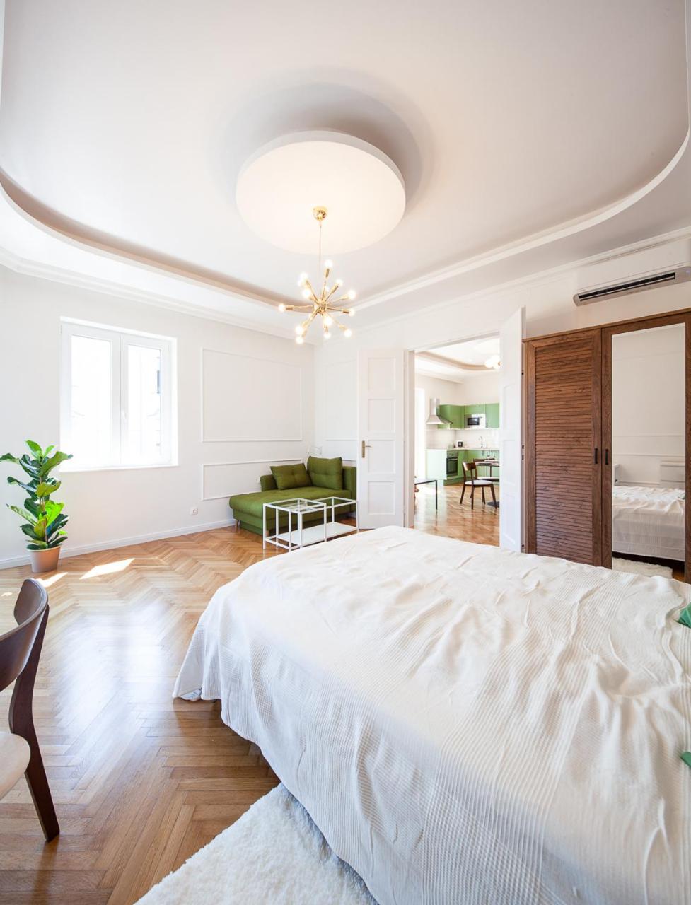 One-Bedroom Apartment - Photo 13
