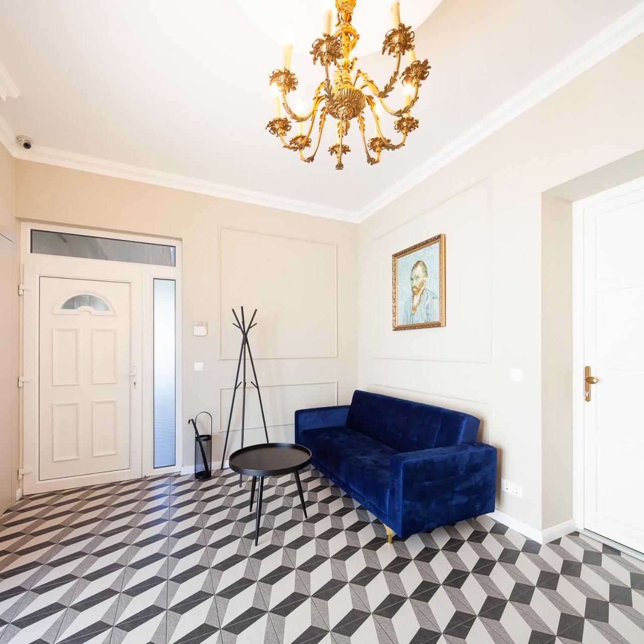 One-Bedroom Apartment - Photo 3