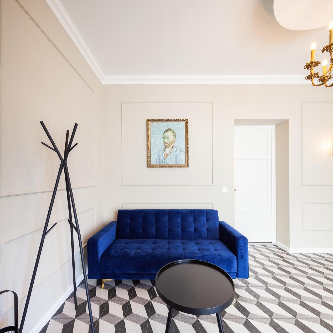 One-Bedroom Apartment - Photo 4
