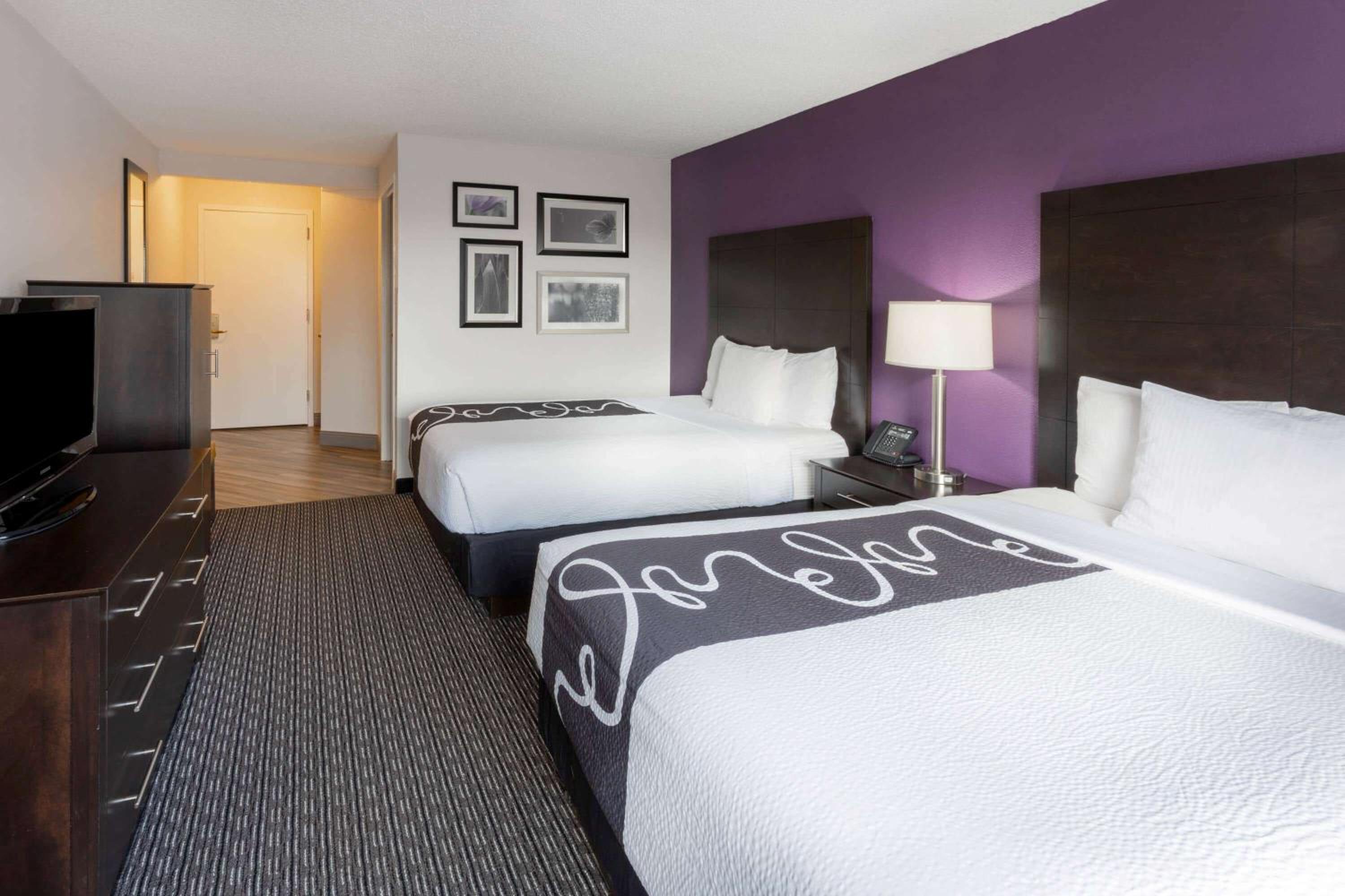 Double Room with Two Double Beds - Disability Access - Photo 2
