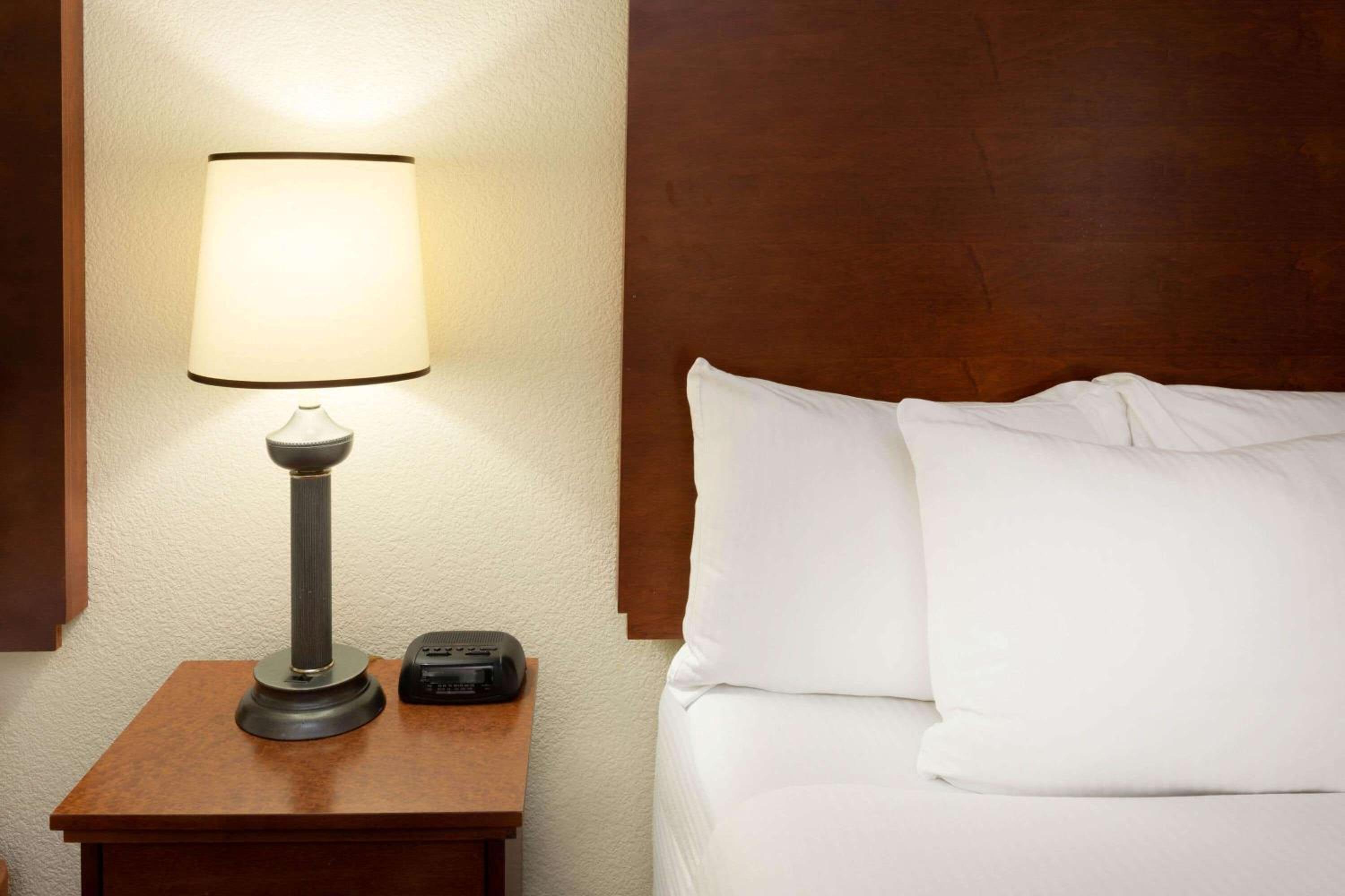 Deluxe King Room - Photo 3